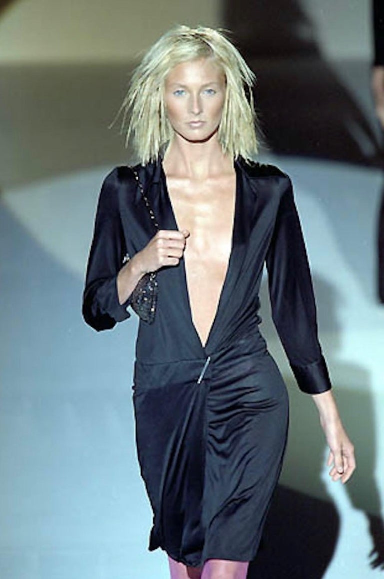 S/S 2000 Gucci by Tom Ford Runway Plunging Neckline Black Viscose Runway Dress For Sale 3