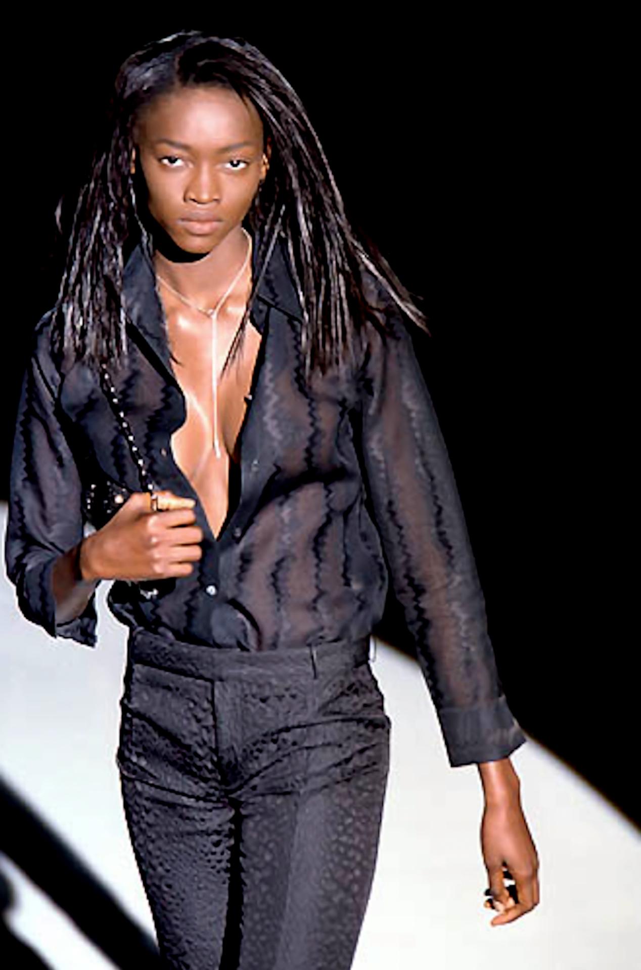 Noir S/S 2000 Gucci by Tom Ford Runway Chemisier noir transparent en Zig Zag en vente