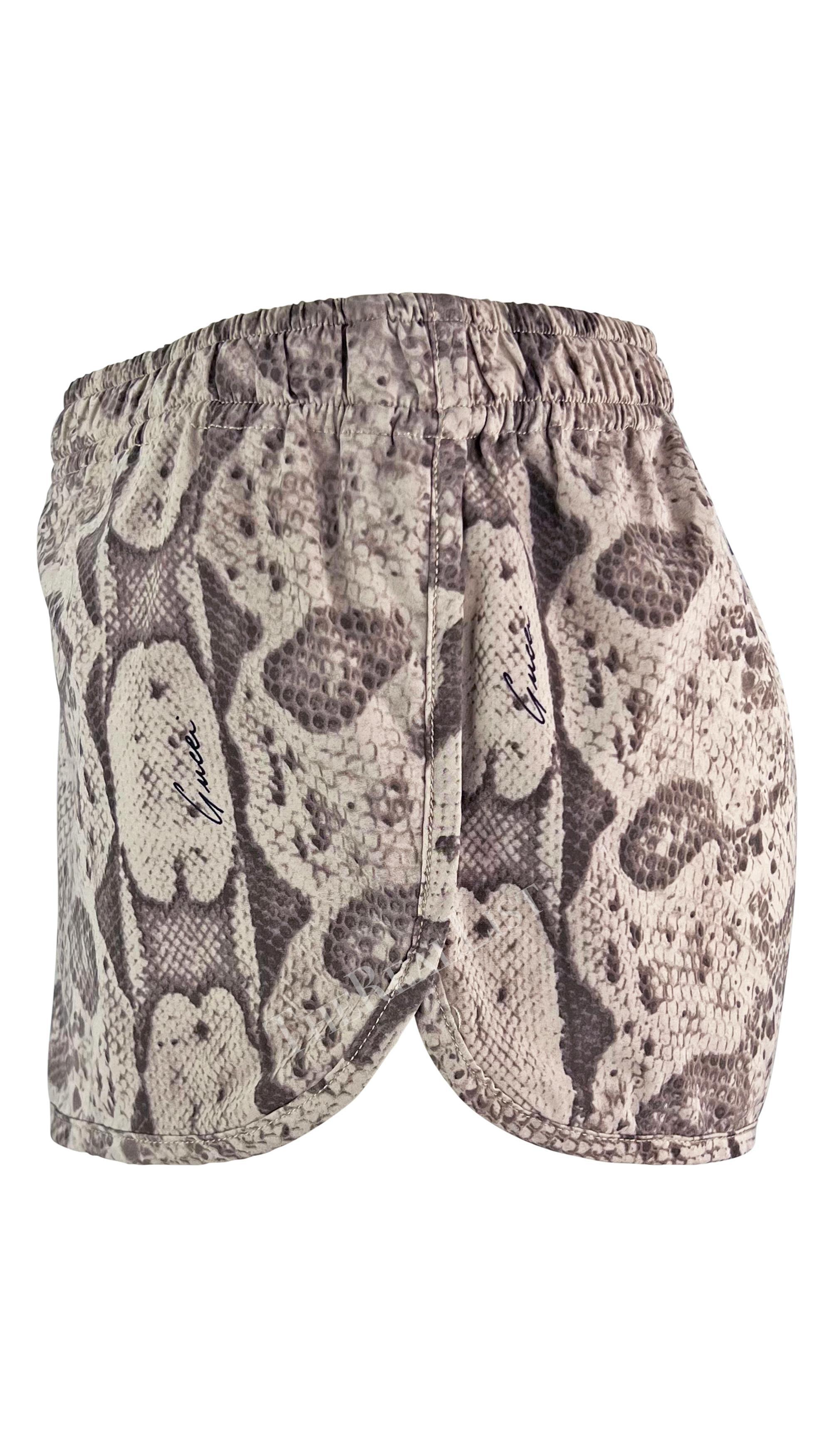S/S 2000 Gucci by Tom Ford Runway Mini short imprimé peau de serpent Pour femmes en vente
