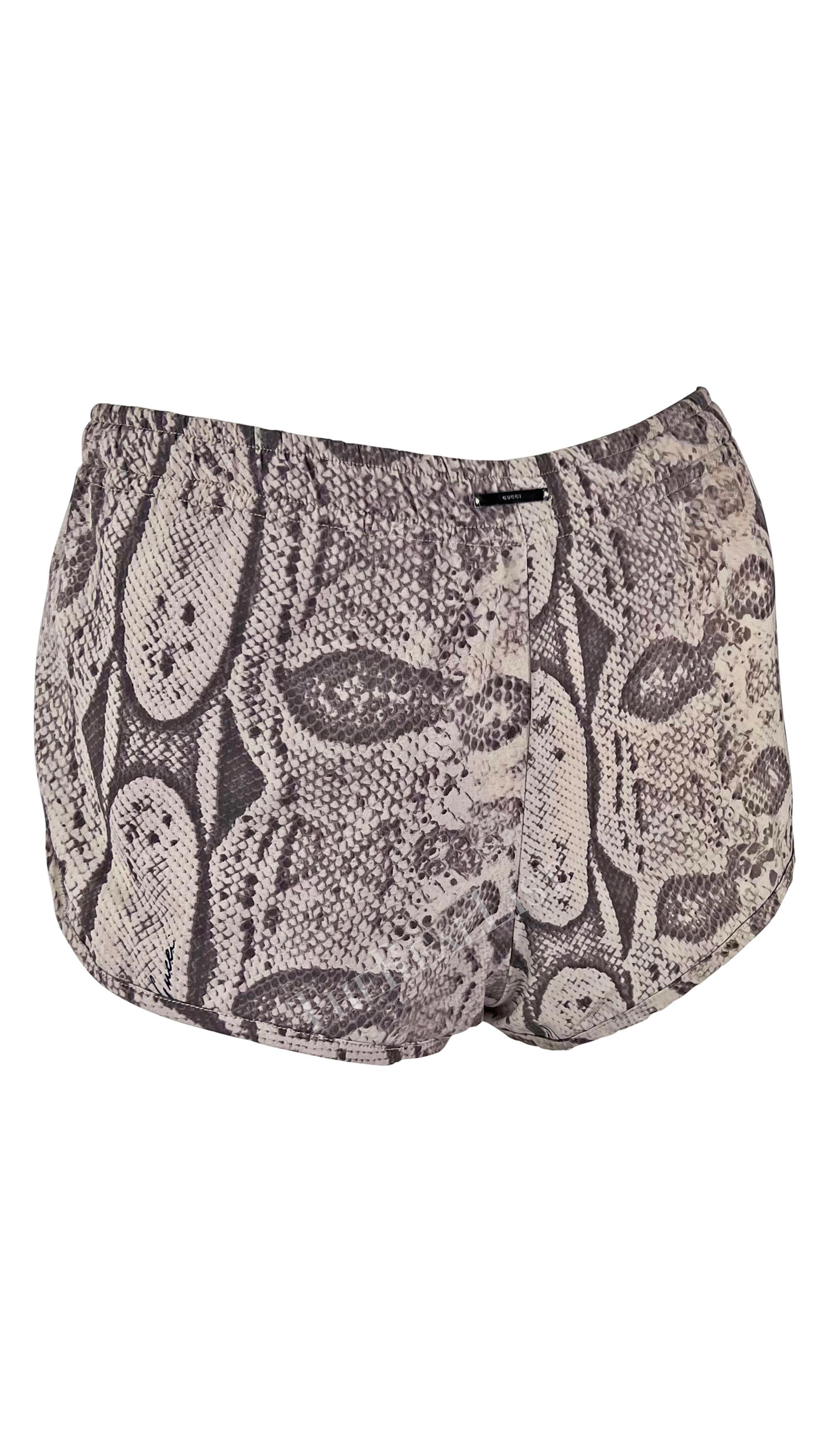 S/S 2000 Gucci by Tom Ford Runway Mini short imprimé peau de serpent en vente 3