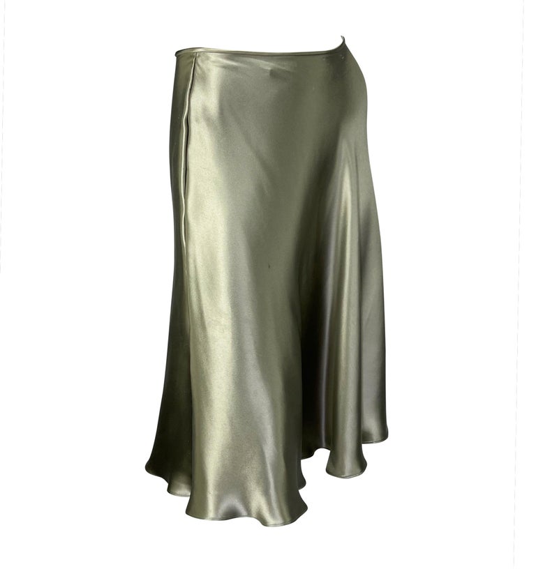 S/S 2000 Gucci by Tom Ford Silver Silk Satin Flare Skirt For Sale 2