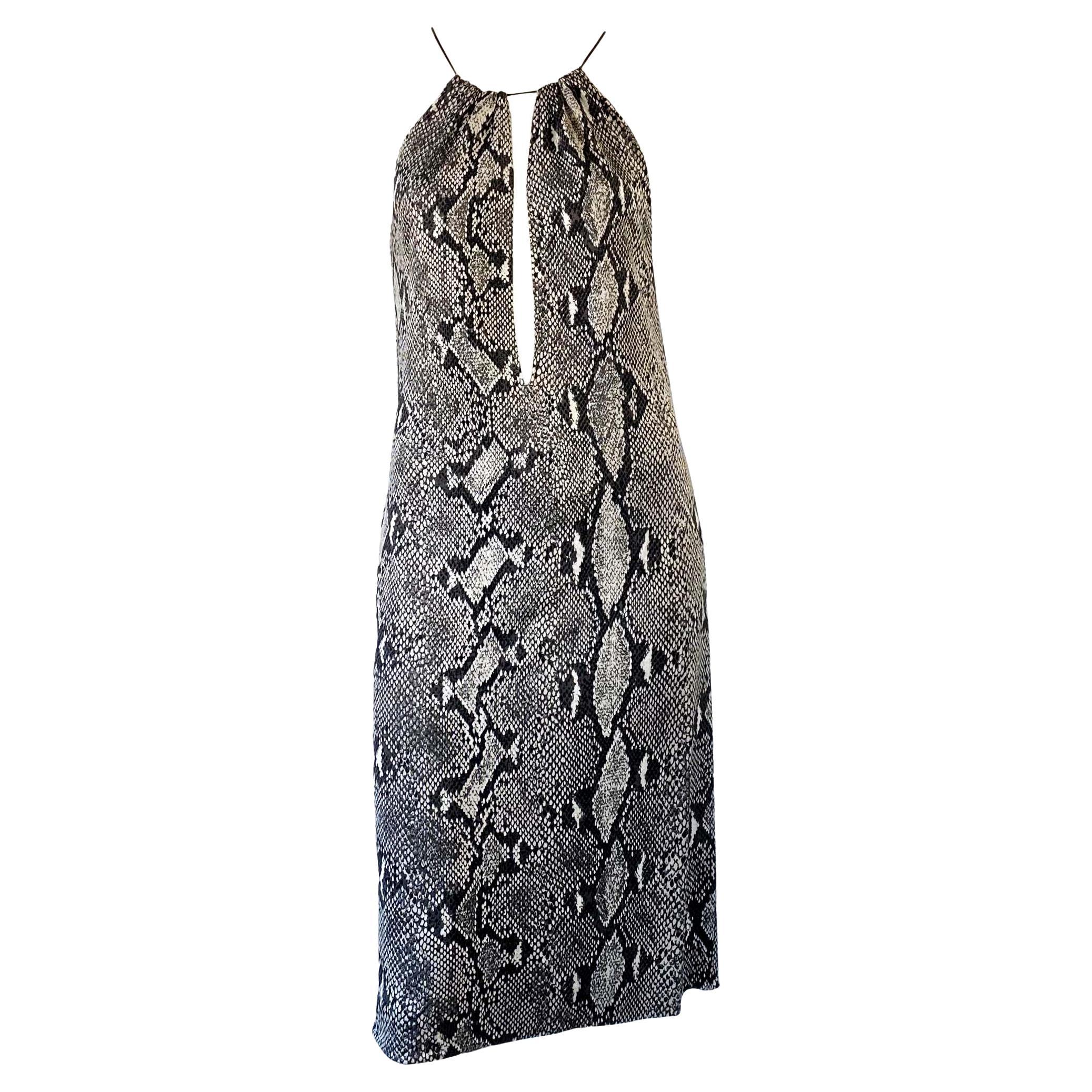 F/S 2000 Gucci by Tom Ford Tief ausgeschnittenes Kleid aus Viskose mit Schlangendruck und Lederriemen im Angebot