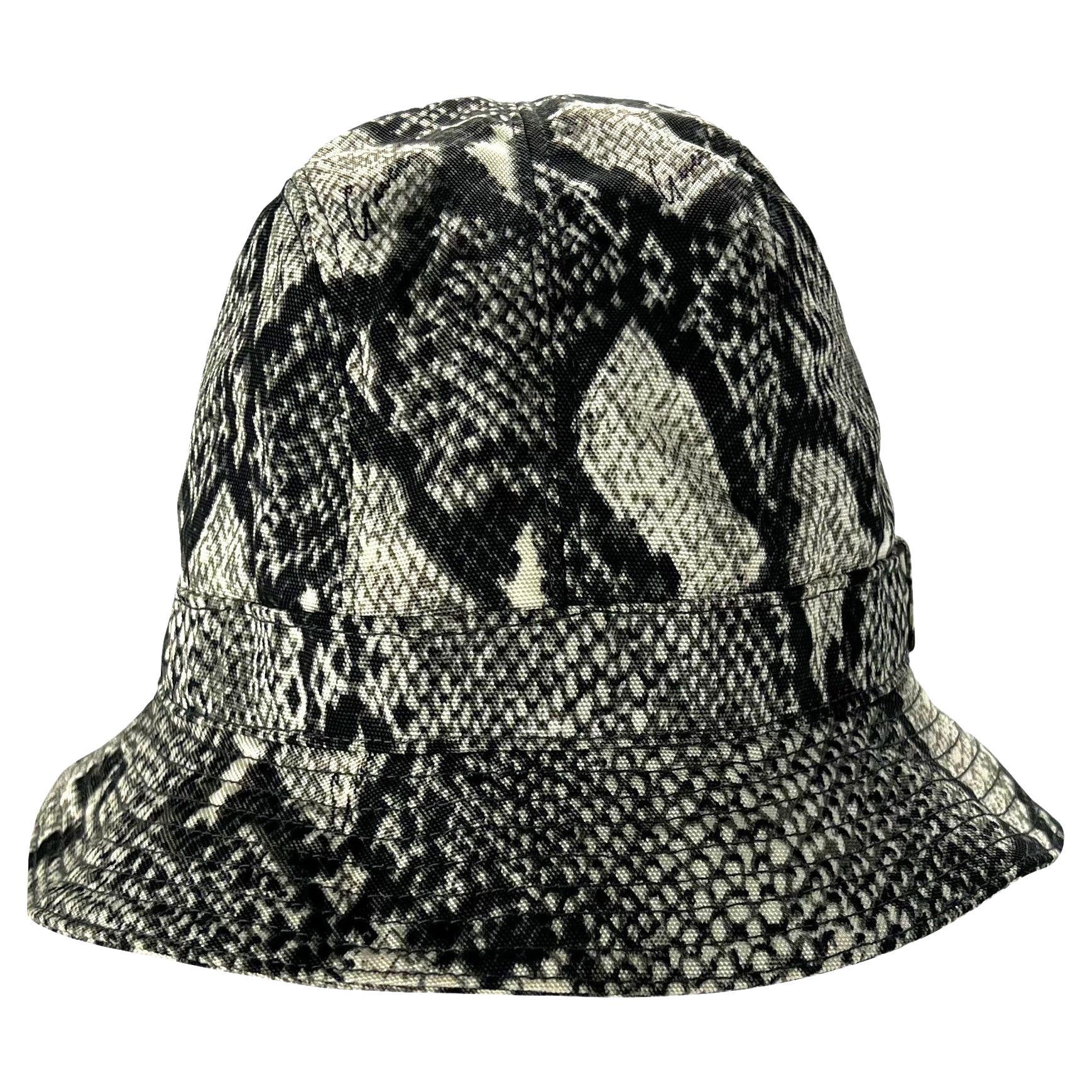 Women's S/S 2000 Gucci by Tom Ford Snakeskin Print Grey Nylon Bucket Hat For Sale