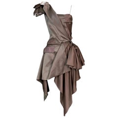S/S 2000 John Galliano Laufsteg Avantgarde-Minikleid mit Schleife