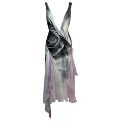 S/S 2000 Roberto Cavalli Laufsteg Transparentes schwarzes Rosen-Wickelkleid