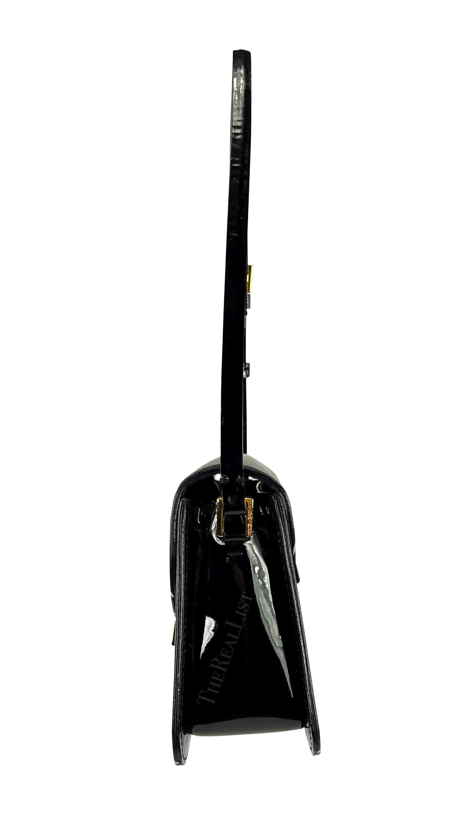 S/S 2001 Dolce & Gabbana Runway Mini sac à bandoulière en cuir verni à rayures noires en vente 1