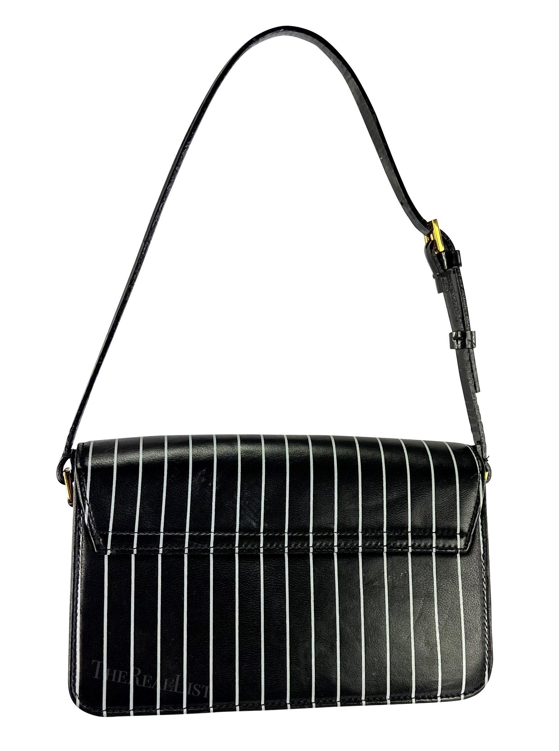 S/S 2001 Dolce & Gabbana Runway Mini sac à bandoulière en cuir verni à rayures noires en vente 3
