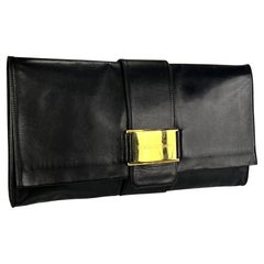 F/S 2001 Dolce & Gabbana Laufsteg Oversized Clutch aus schwarzem Leder mit Umschlag aus Leder