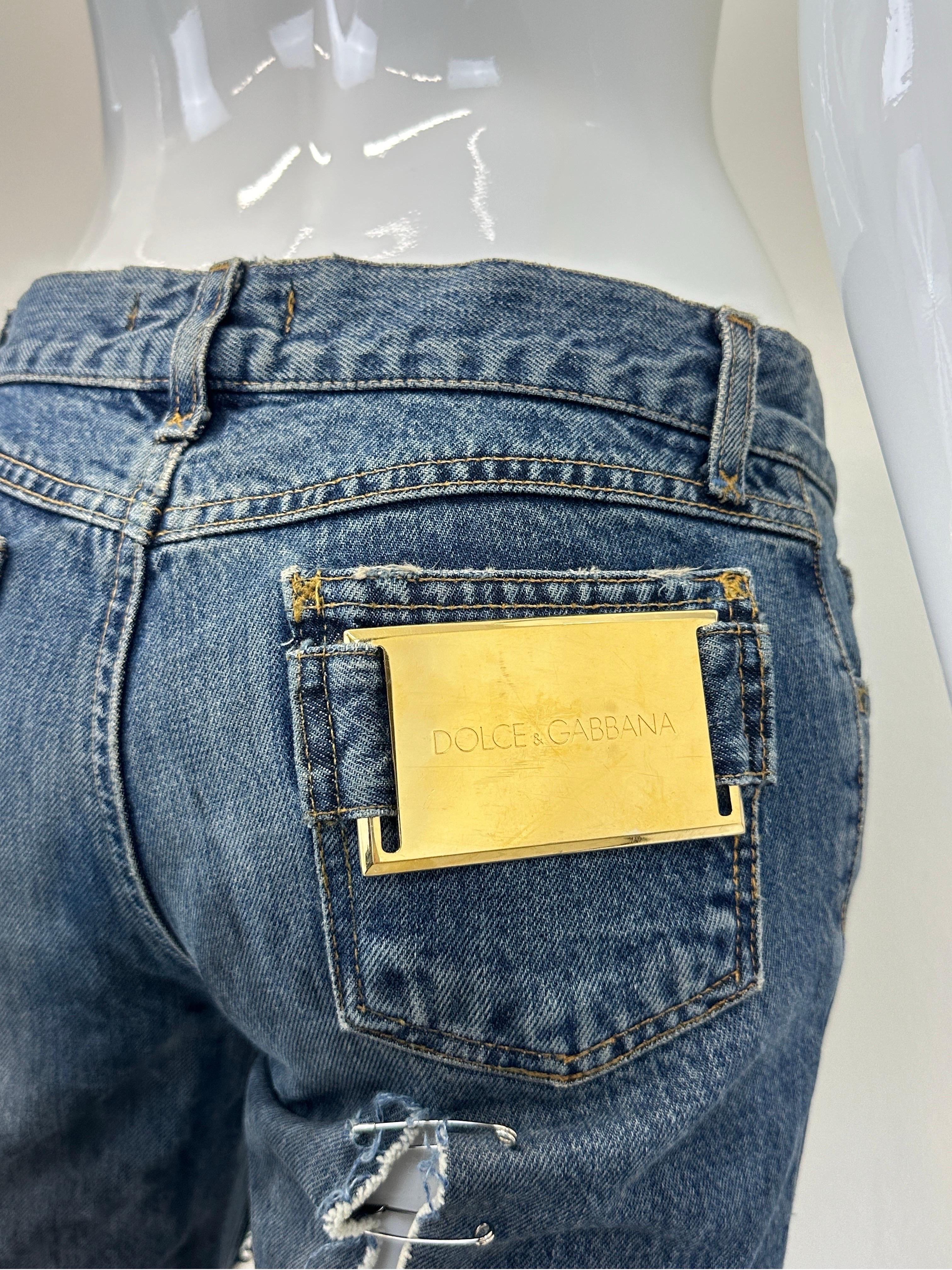 S/S 2001 Dolce & Gabbana runway safety pin punk jeans with broches For Sale 10