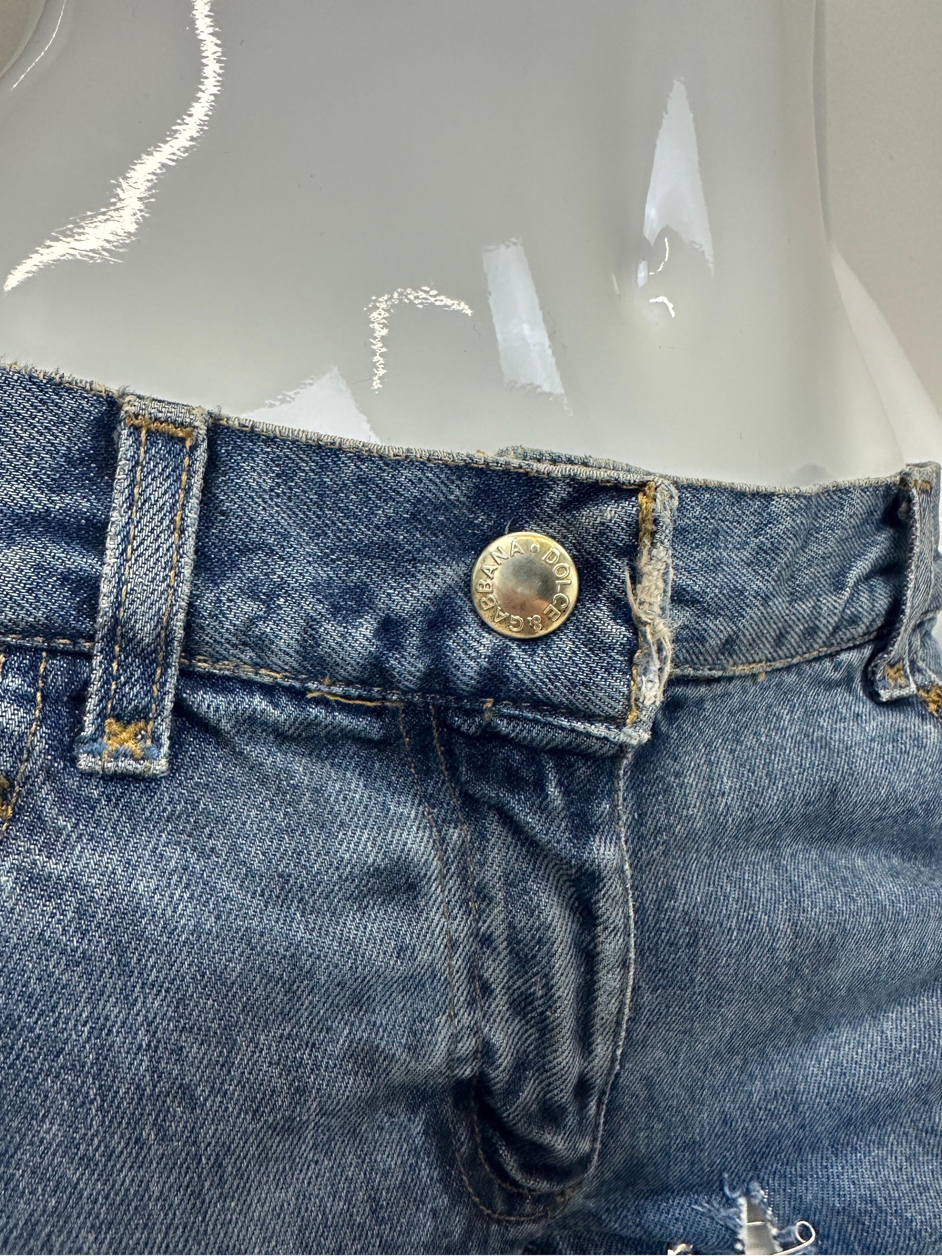 S/S 2001 Dolce & Gabbana runway safety pin punk jeans with broches For Sale 11