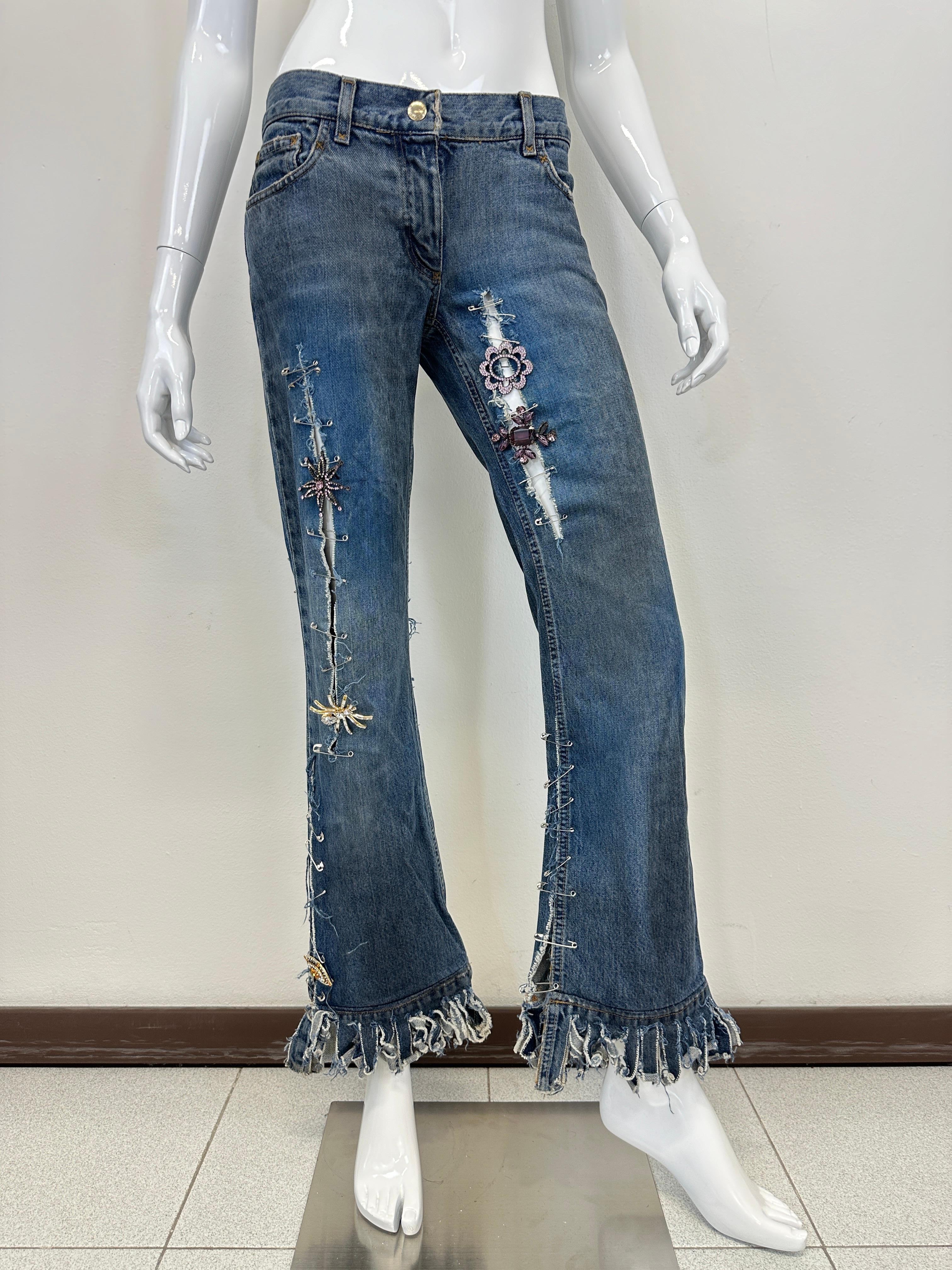 Purple S/S 2001 Dolce & Gabbana runway safety pin punk jeans with broches For Sale