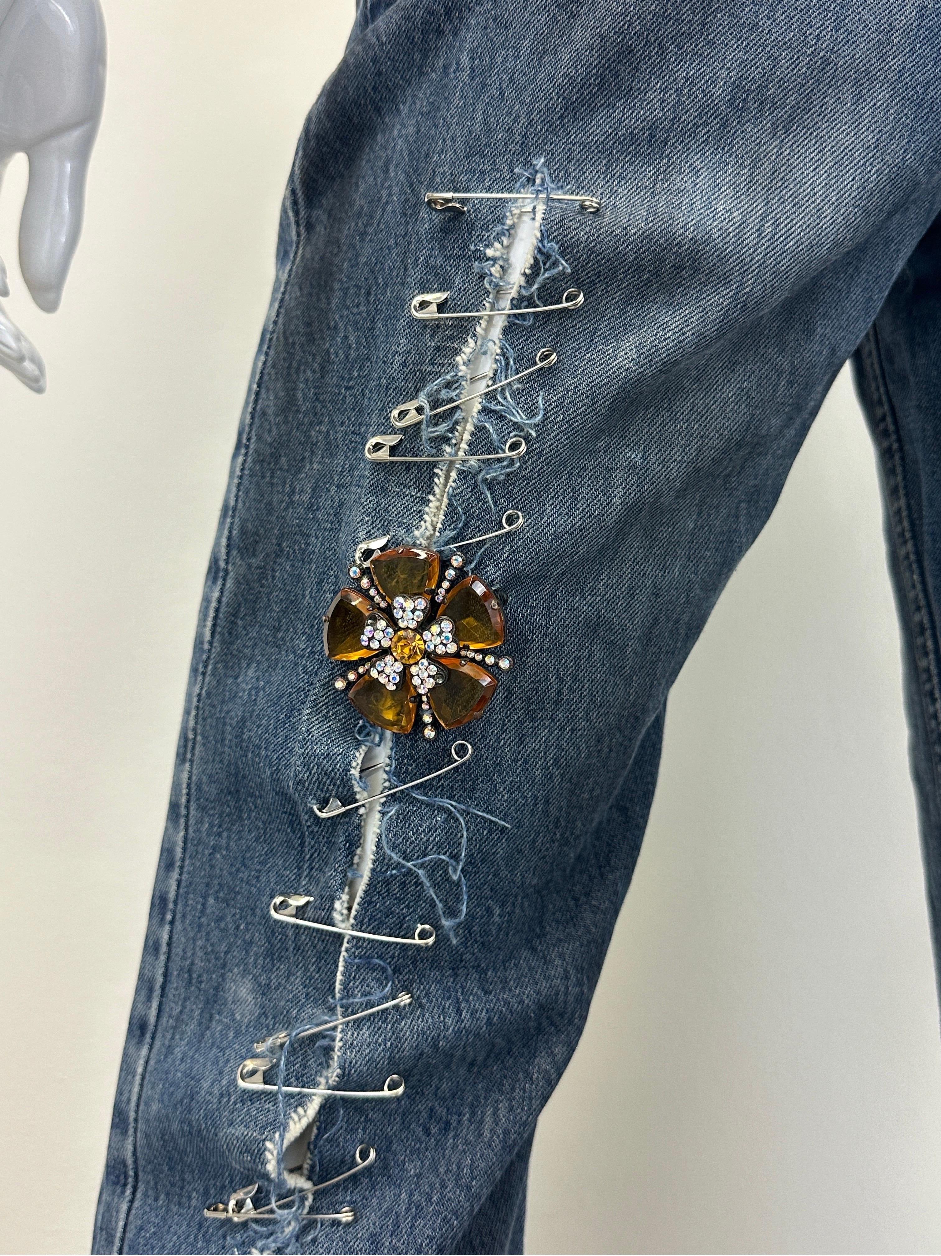 S/S 2001 Dolce & Gabbana runway safety pin punk jeans with broches For Sale 3