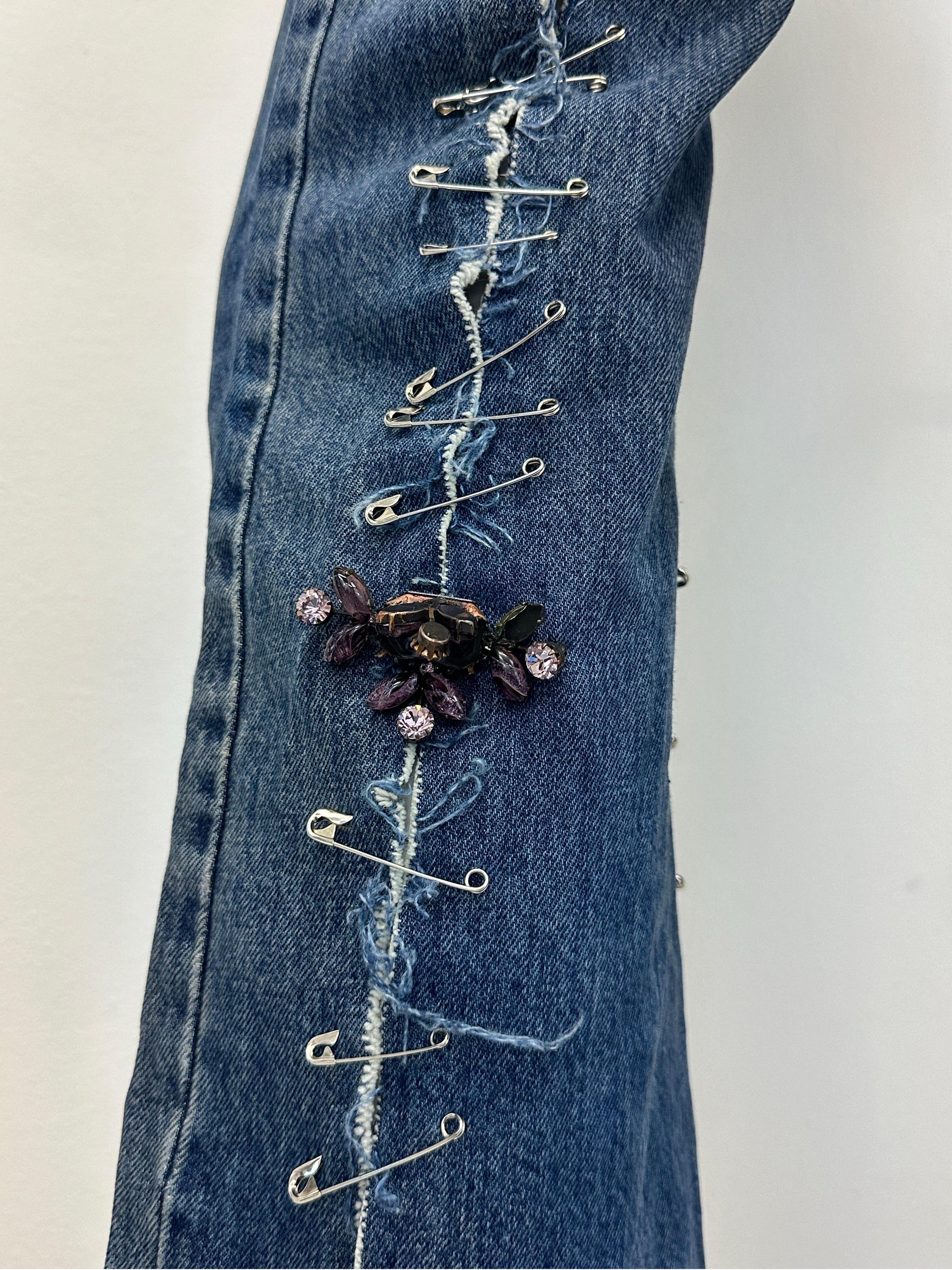 S/S 2001 Dolce & Gabbana runway safety pin punk jeans with broches For Sale 4