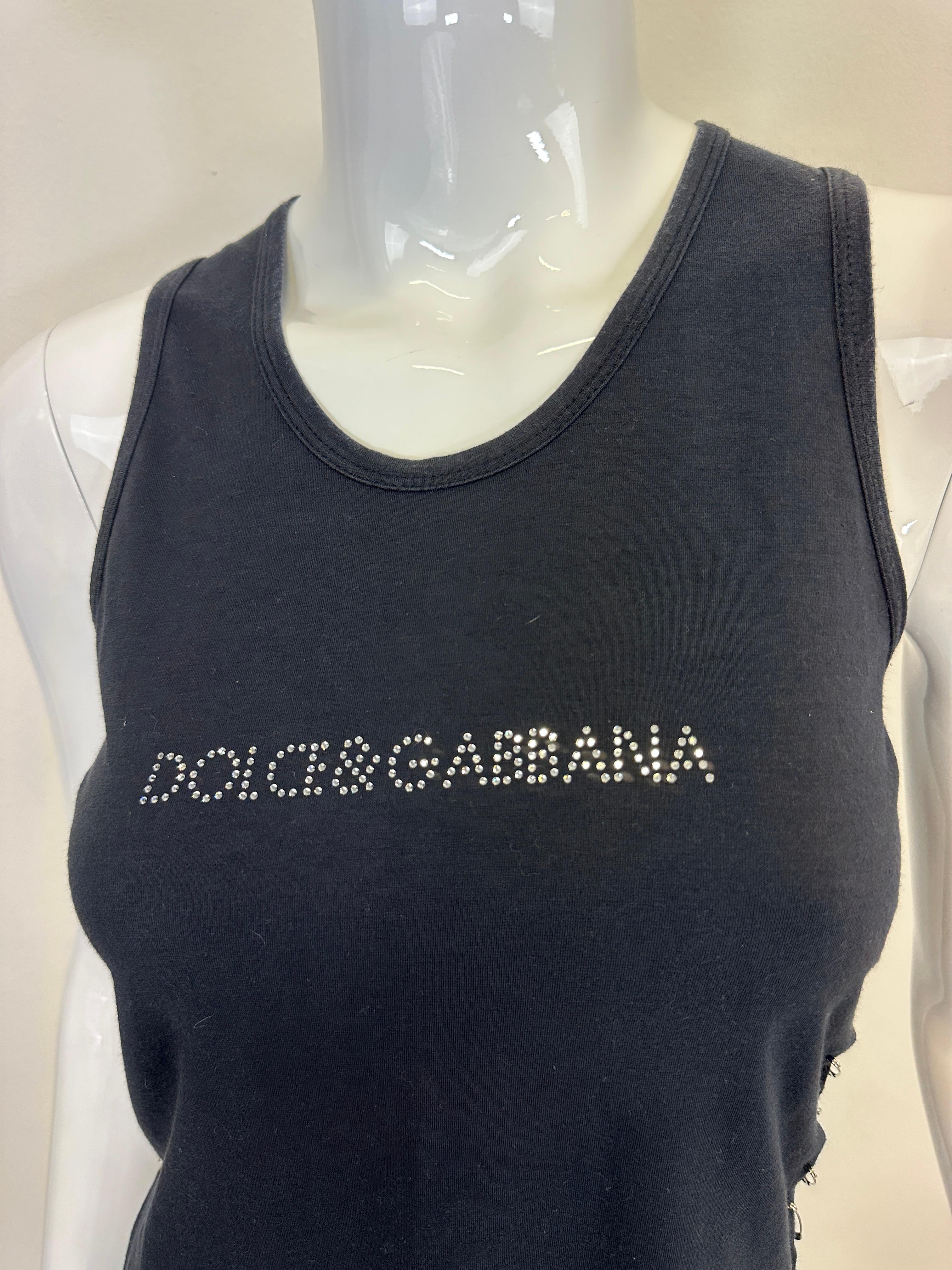 S/S 2001 Dolce & Gabbana Sicherheitsnadel Strass Swarovski Logo Tank Top im Zustand „Gut“ im Angebot in Padova, IT