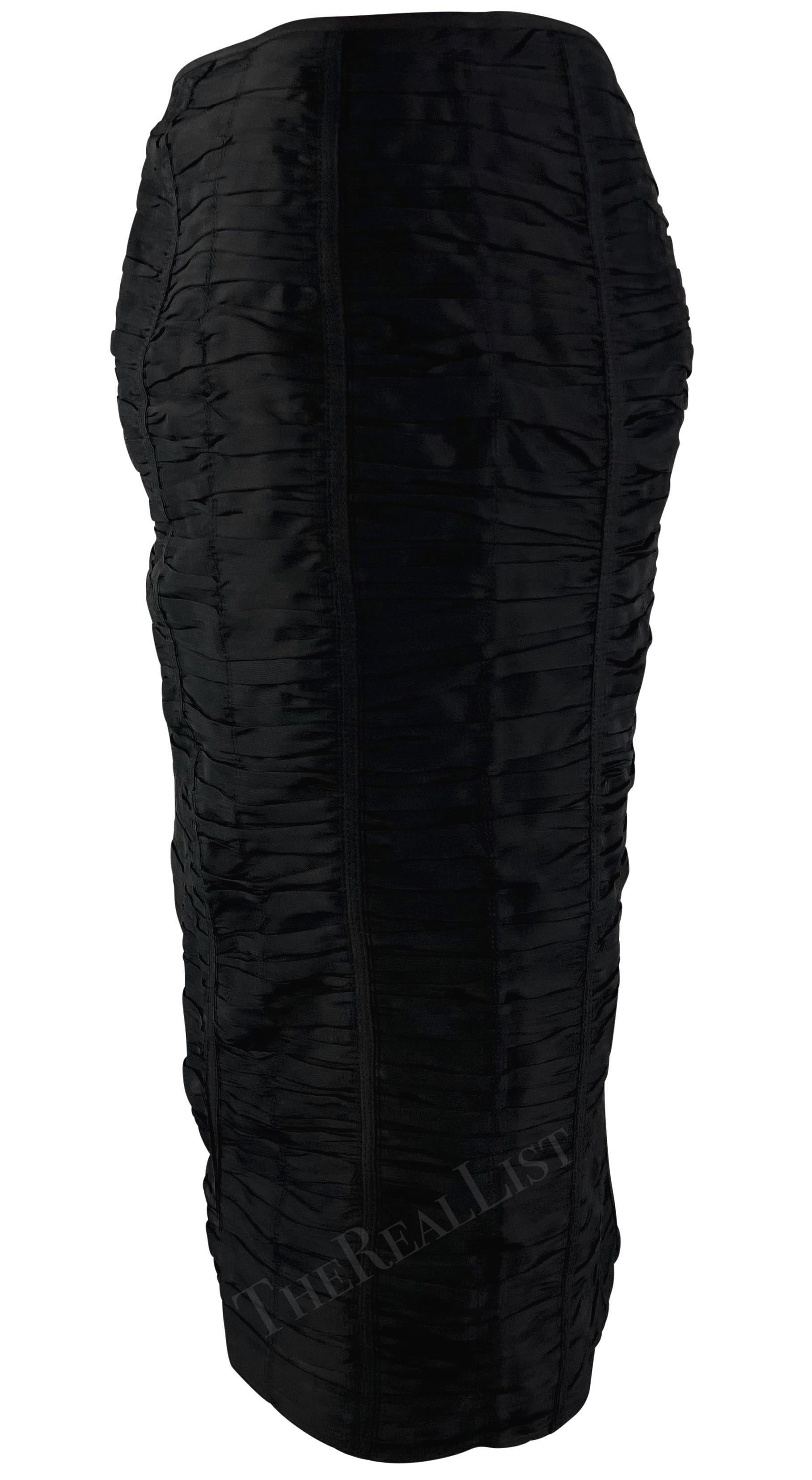 S/S 2001 Gucci by Tom Ford Jupe en soie froncée noire Excellent état - En vente à West Hollywood, CA