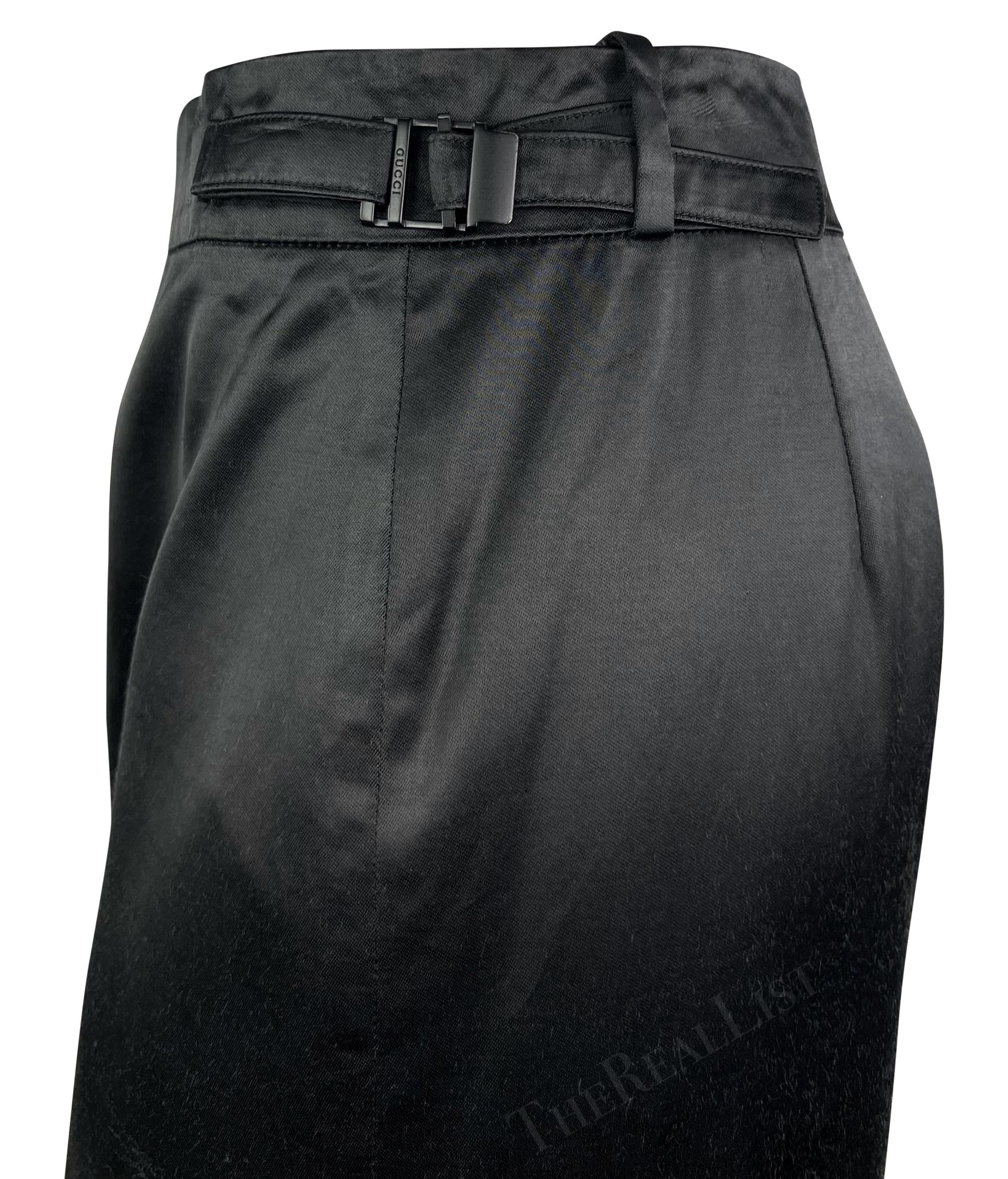 Women's S/S 2001 Gucci by Tom Ford Black Satin Belted Runway Pencil Skirt For Sale