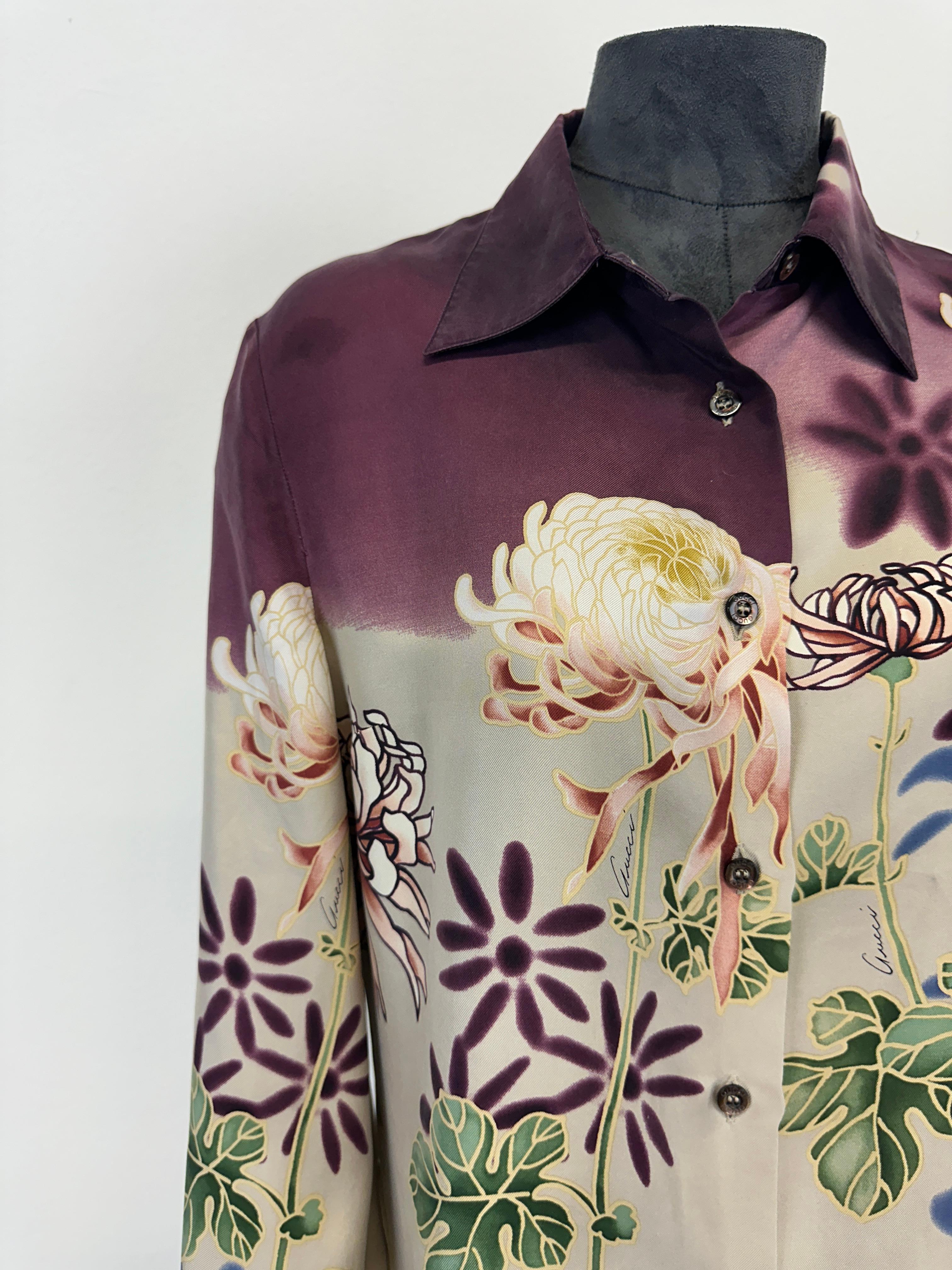 S/S 2001 Gucci by Tom Ford Chrysanthemum woman shirt

Description:
Gucci best era when Tom Ford completely transformed the brand. The same print with Chrysanthemum flowers was featured in the spring summer 2001 menswear runway and this shirt is a