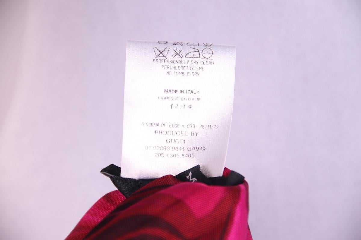 S/S 2001 Gucci by Tom Ford Pink Liquid Magma Print Skirt 38 IT For Sale 2