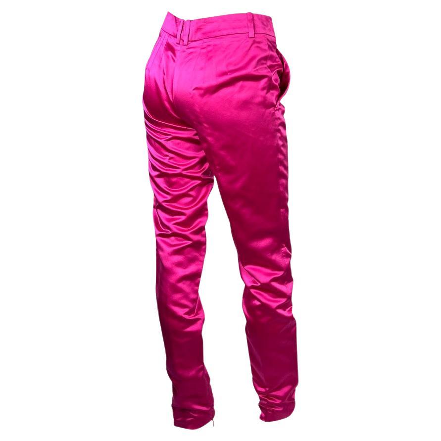 S/S 2001 Gucci by Tom Ford Runway Pantalon en soie rose vif en vente 1