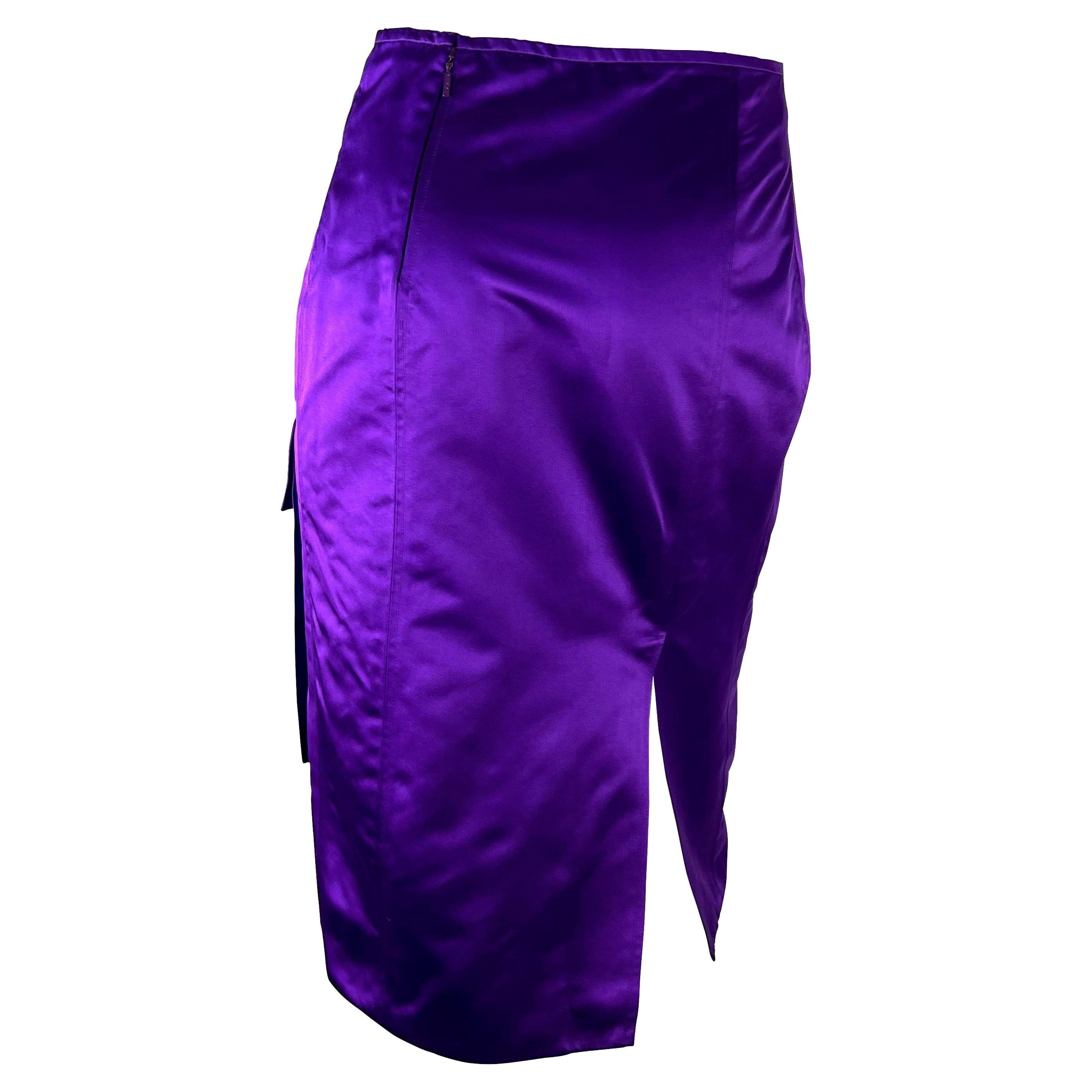 Women's S/S 2001 Gucci by Tom Ford Runway Purple Satin Cargo Pocket Pencil Skirt For Sale