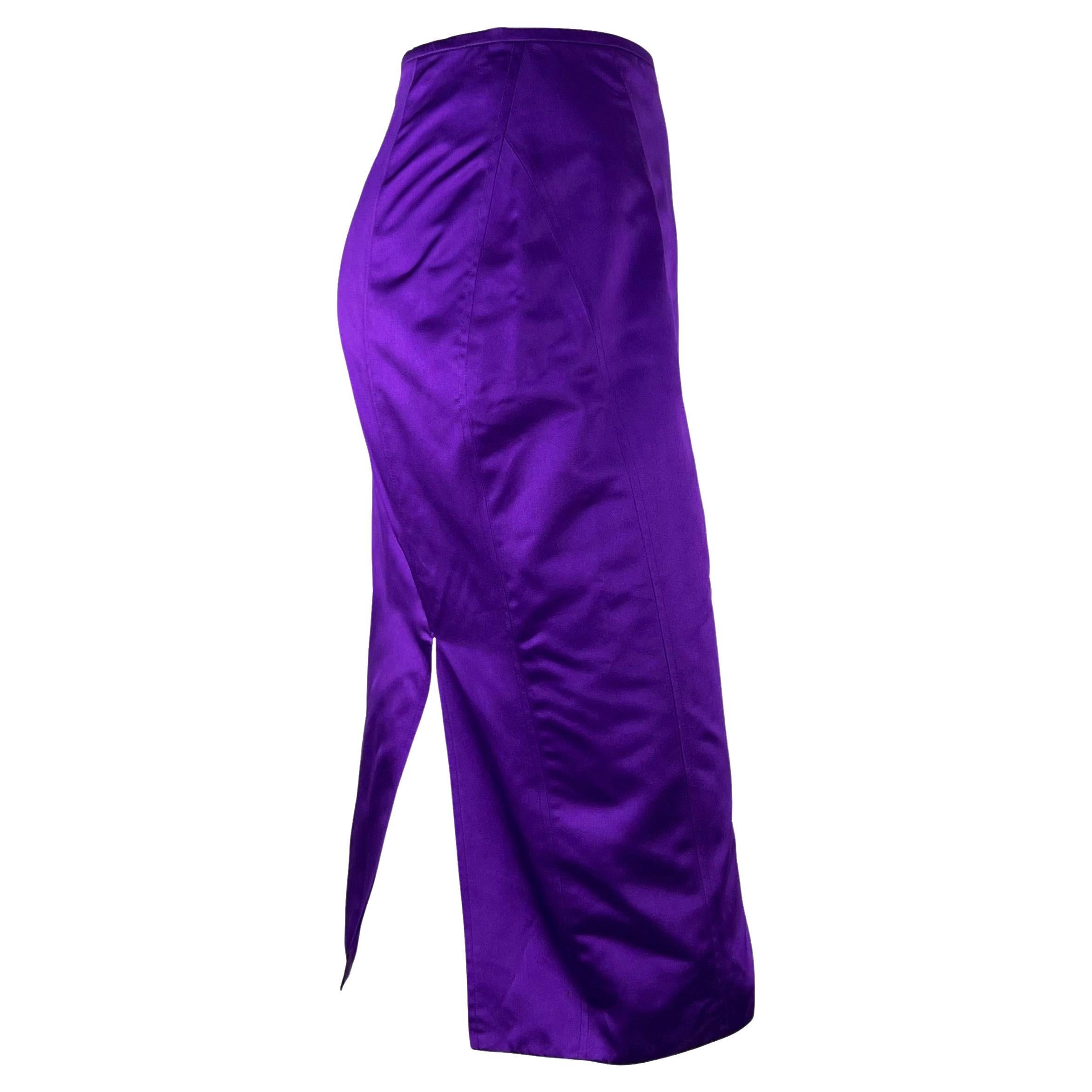 S/S 2001 Gucci by Tom Ford Runway Purple Satin Cargo Pocket Pencil Skirt For Sale 1