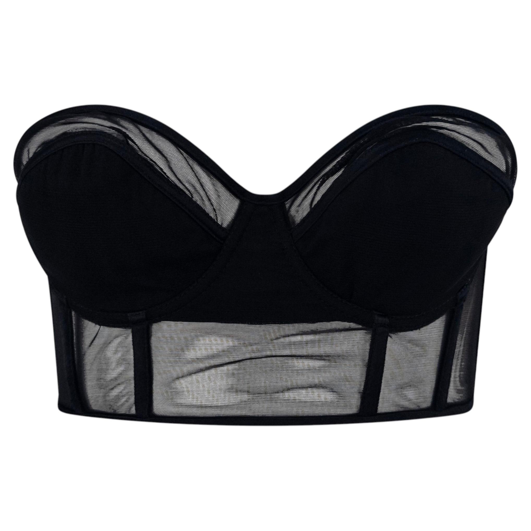 Temporada primavera-verano 2001, Gucci by Tom Ford: top corto sin tirantes de malla negra transparente, talla S en venta