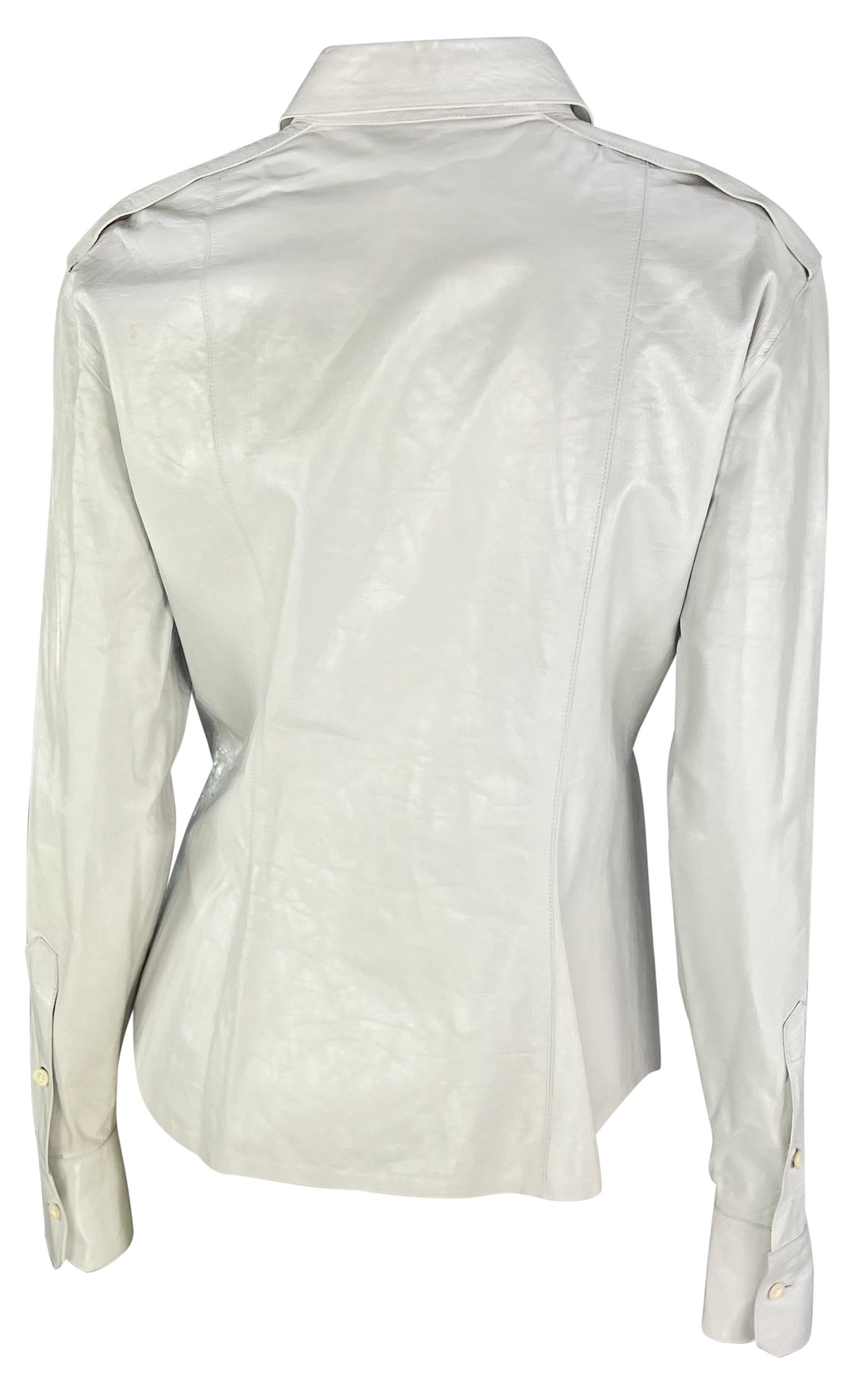 F/S 2001 Gucci by Tom Ford Weißes Lederhemd mit Knopfleiste und Knopfleiste Damen im Angebot