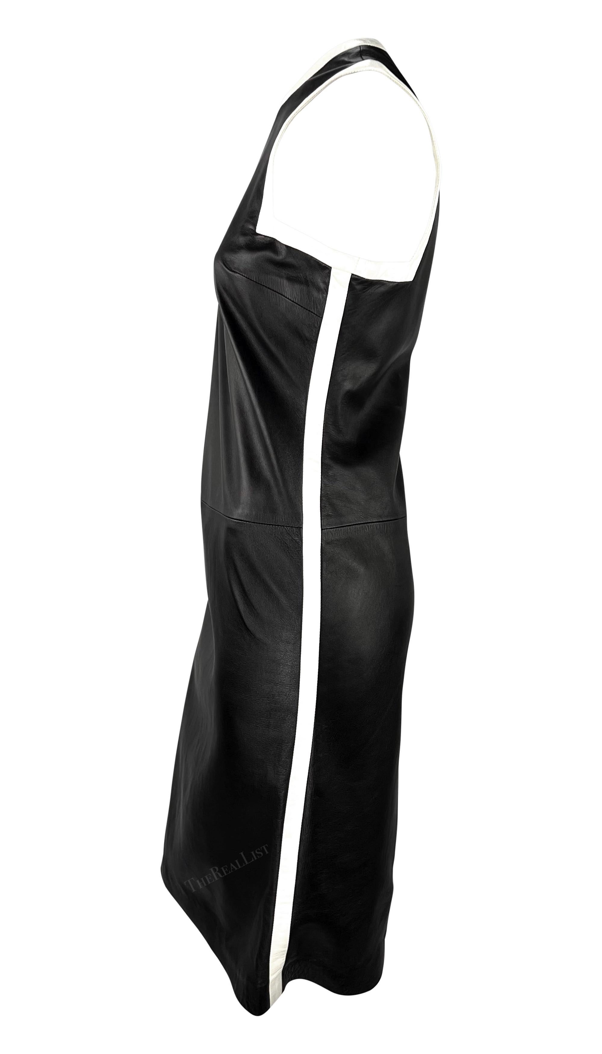 S/S 2001 Ralph Lauren Black Runway Black Leather White Trim Robe sans manches en vente 3