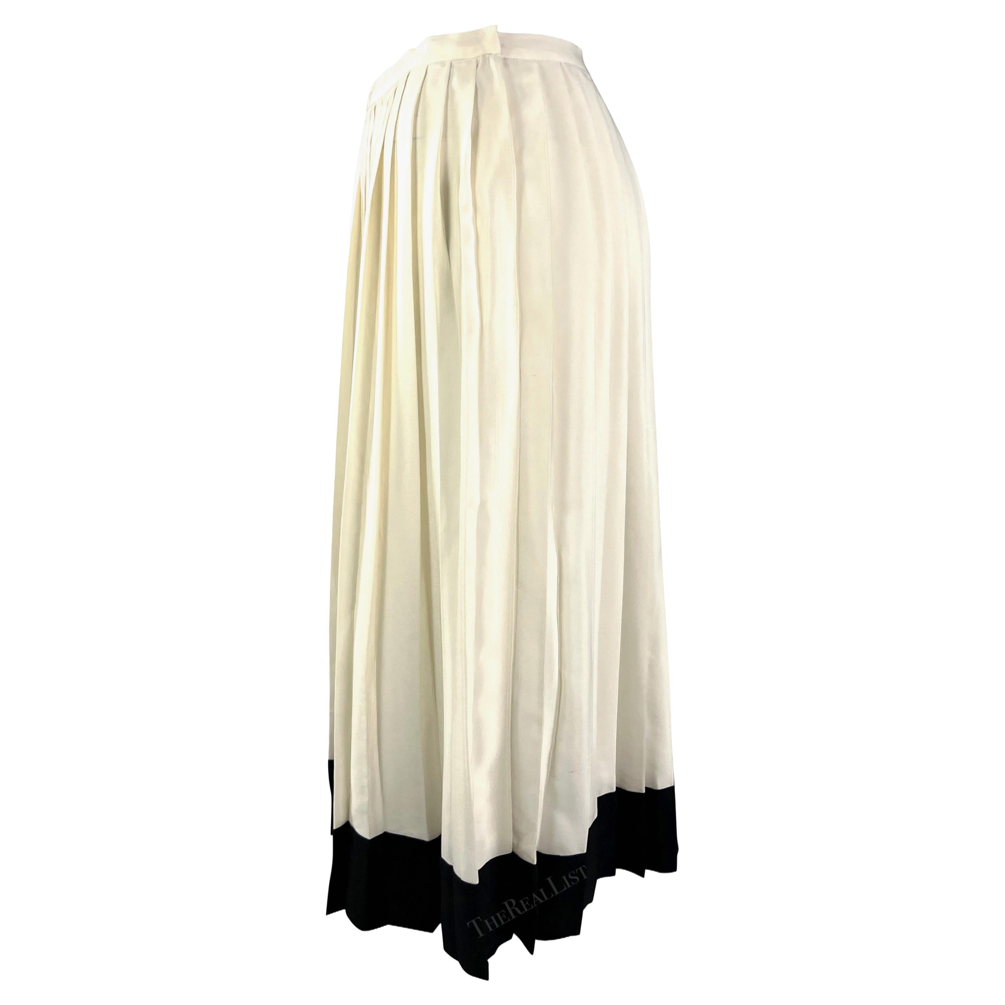 S/S 2001 Ralph Lauren Runway Ad Creme Black Pleated Silk Tennis Skirt For Sale 1