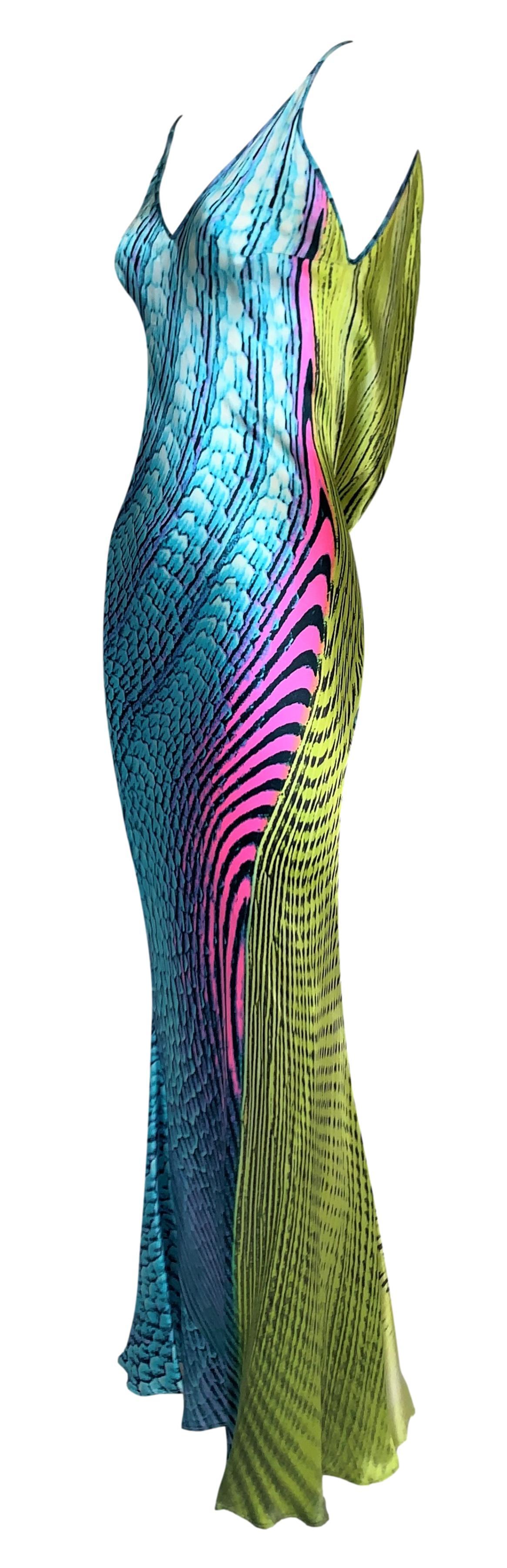 DESIGNER: S/S 2001 Roberto Cavalli

Bitte kontaktieren Sie uns für weitere Informationen und/oder Fotos. 

ZUSTAND: Gut - einwandfrei!

MATERIAL: 100% Seide

LÄNDISCH GEFERTIGT: Italien

GRÖSSE: S

MASSNAHMEN; nur aus Gefälligkeit - keine Garantie