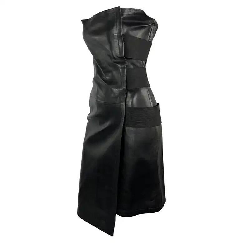 S/S 2001 Yves Saint Laurent by Tom Ford Vestido de tirantes de cuero negro con bandas