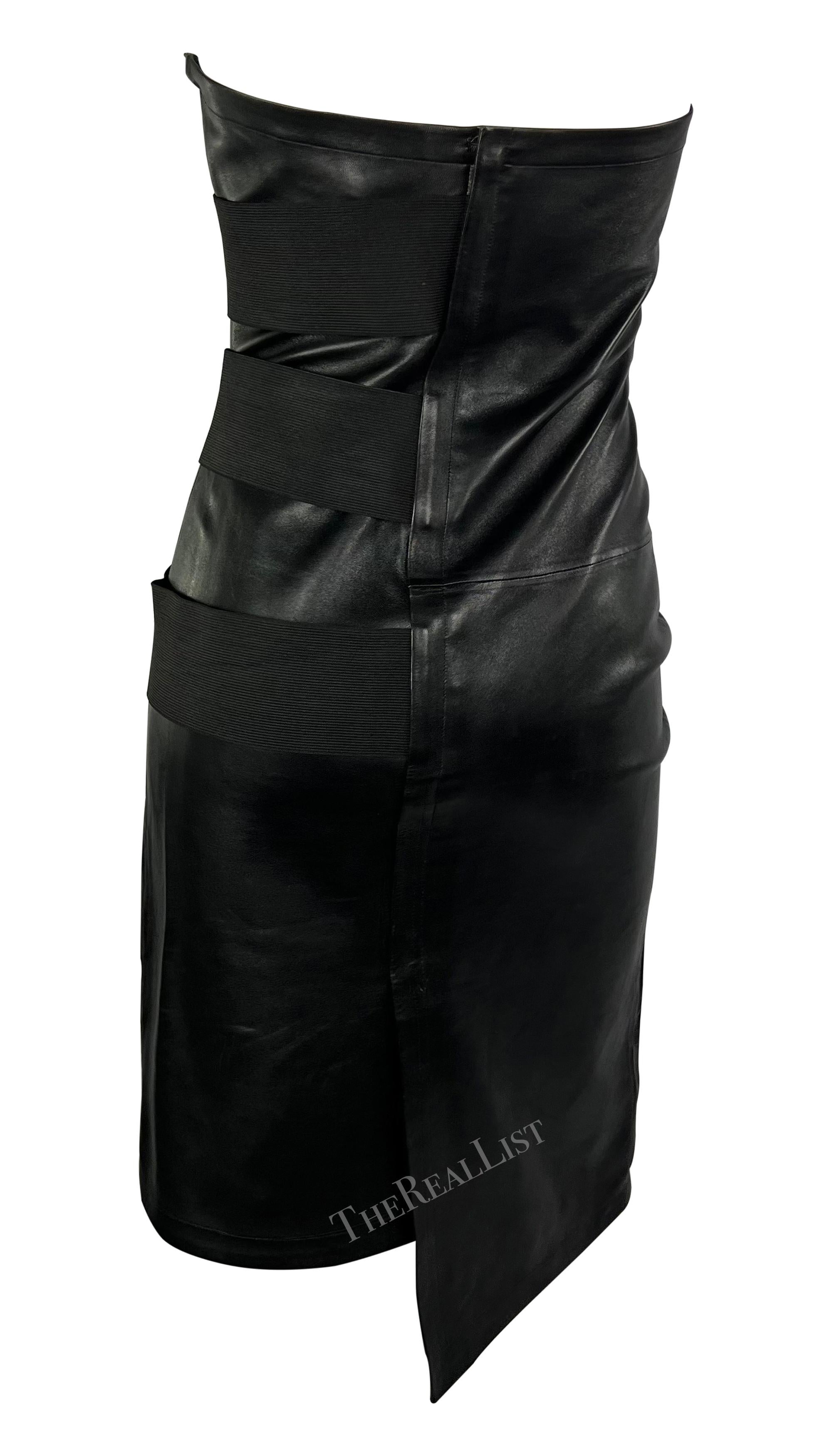 S/S 2001 Yves Saint Laurent by Tom Ford Vestido de tirantes de cuero negro con bandas Negro en venta