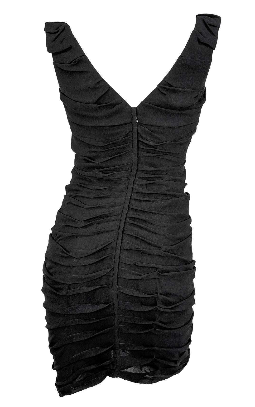 F/S 2001 Yves Saint Laurent by Tom Ford Schwarzes plissiertes ärmelloses gerafftes Kleid mit Rüschen Damen im Angebot