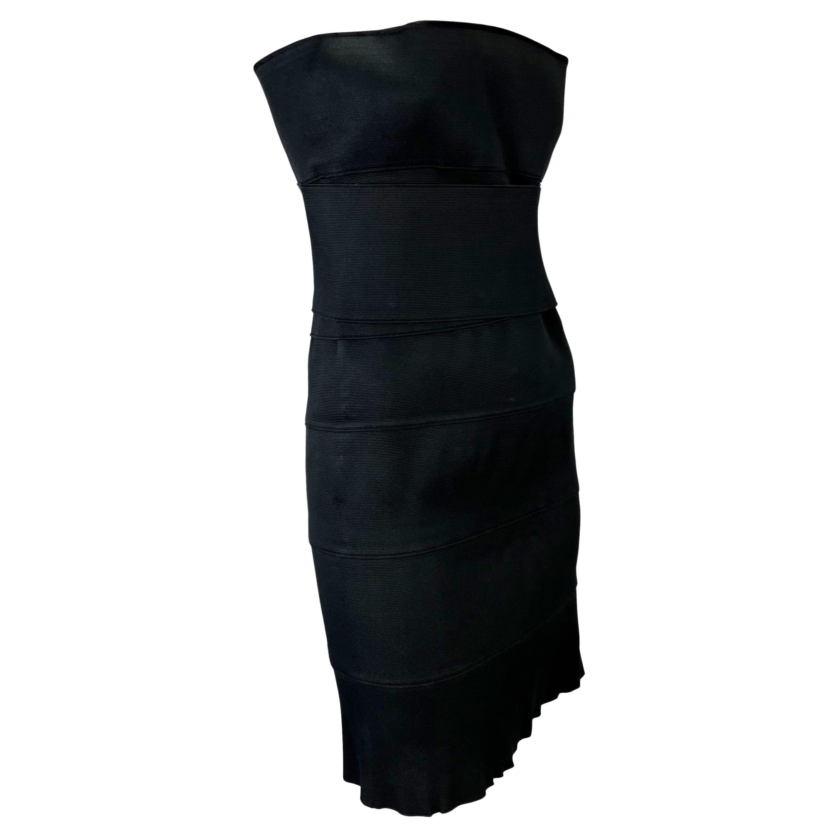 F/S 2001 Yves Saint Laurent by Tom Ford Laufsteg Bandage-Minikleid mit Riemen in Schwarz im Angebot 3