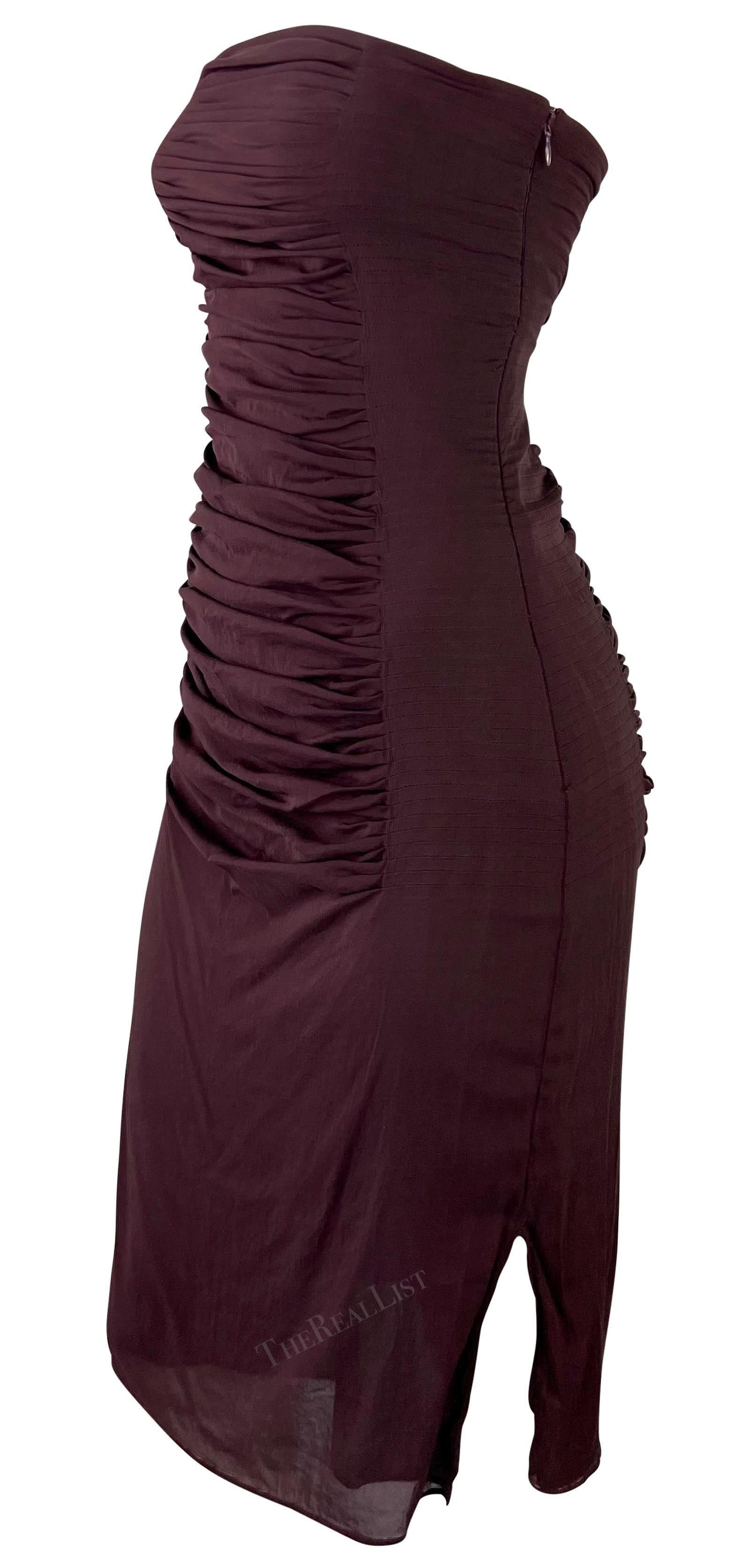 F/S 2001 Yves Saint Laurent by Tom Ford Trägerloses, trägerloses Minikleid mit durchsichtigem Maroonfalten im Zustand „Hervorragend“ im Angebot in West Hollywood, CA