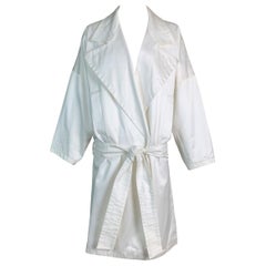 Trench-coat blanc « Baggy » de défilé Tom Ford pour Yves Saint Laurent, printemps-été 2001