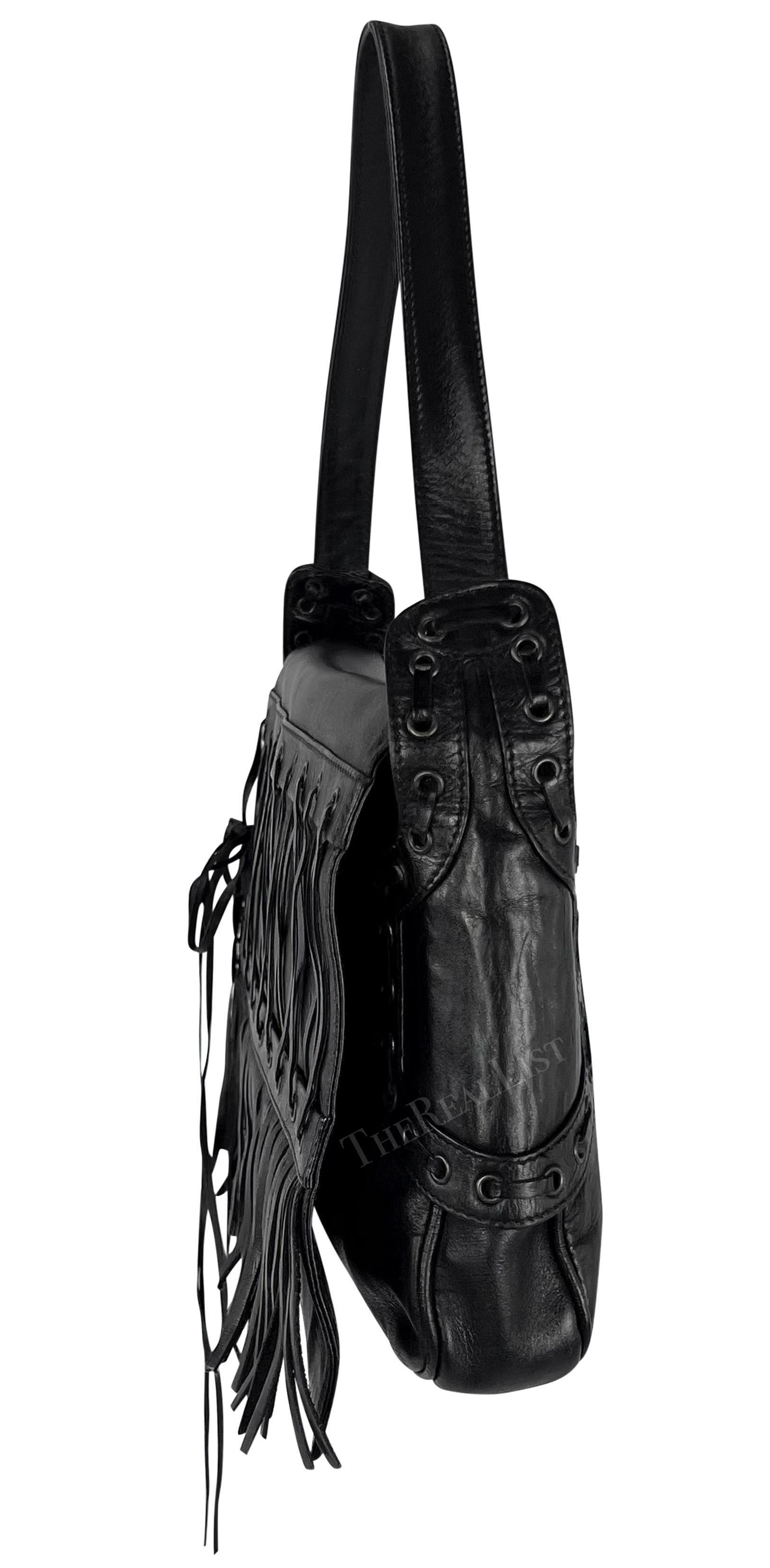 P/E 2002 Donatella Versace for Gianni Versace Borsa a tracolla in pelle nera con frange Up&Up In condizioni buone in vendita a West Hollywood, CA