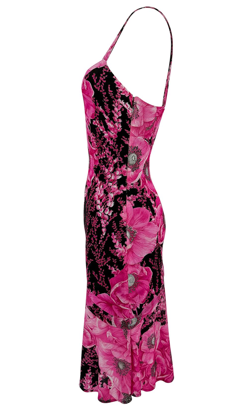 P/E 2002 Donatella Versace for Gianni Versace Rosa Stampa Floreale Stretch Mini Dress In condizioni ottime in vendita a West Hollywood, CA