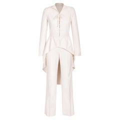 2002 Givenchy Cremefarbene High-Low-Jacke und Hose aus Baumwolle