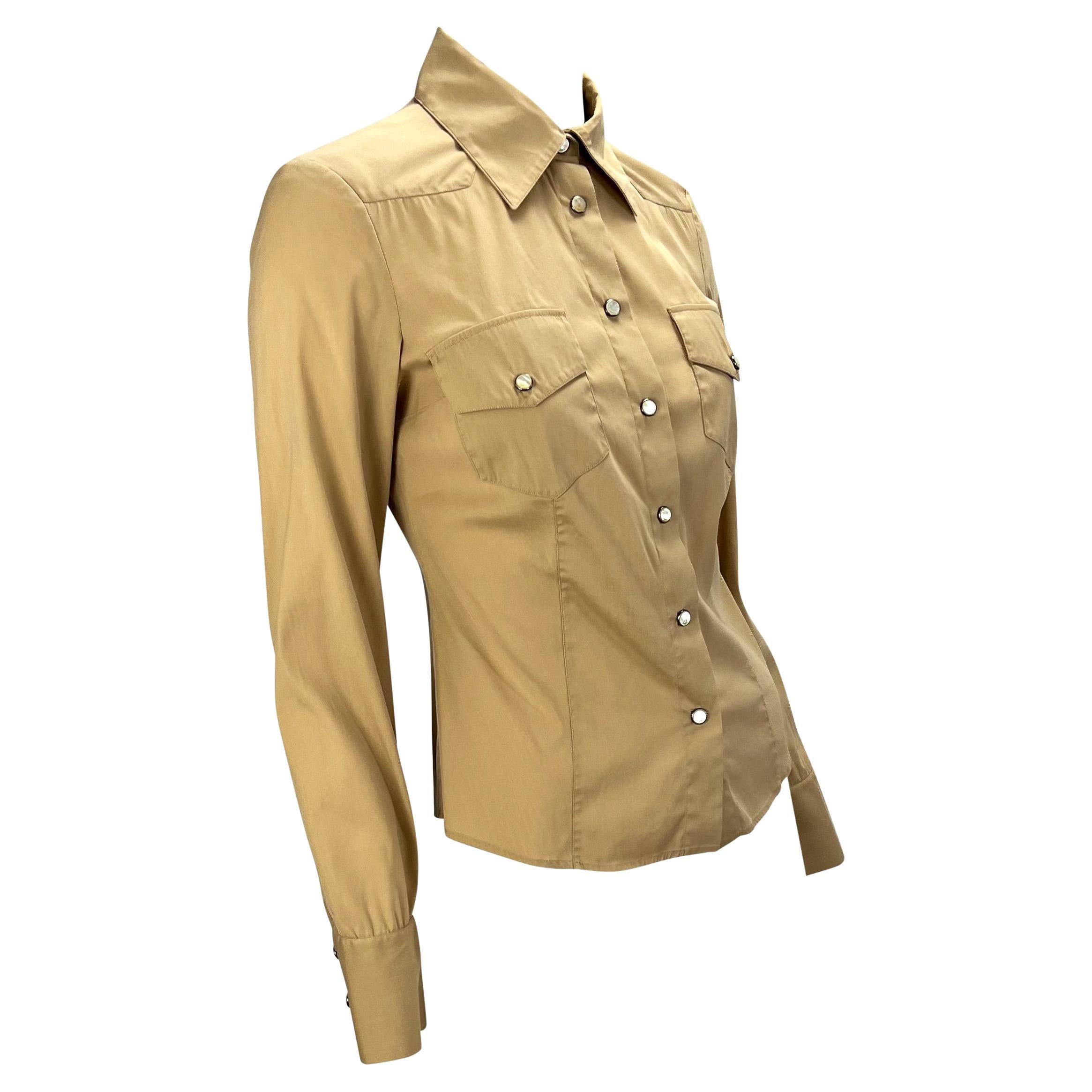 Women's S/S 2002 Gucci by Tom Ford Beige Mother of Pearl Snap Collared Stretch Shirt 