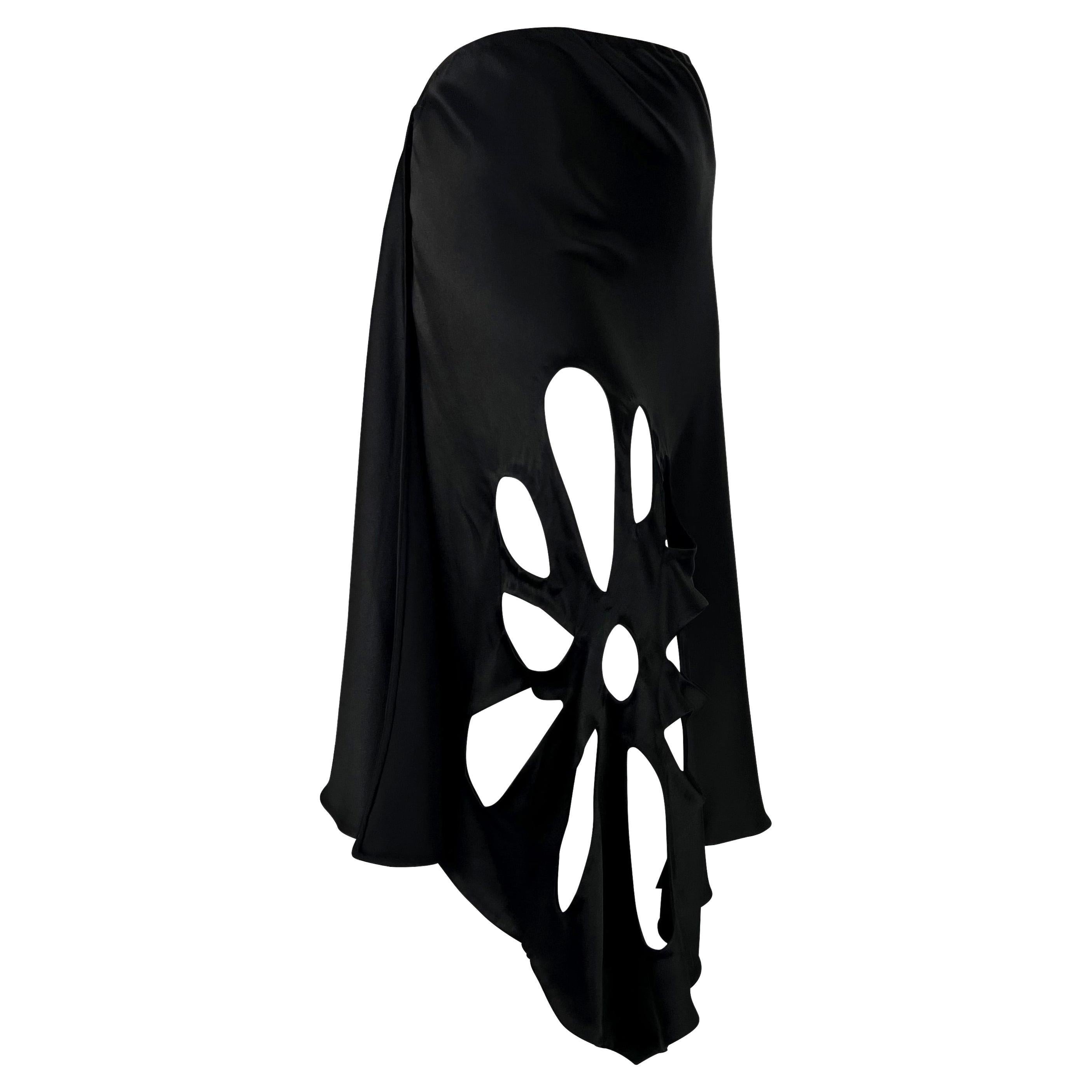S/S 2002 Gucci by Tom Ford Falda acampanada de raso de seda con recorte floral negro Negro
