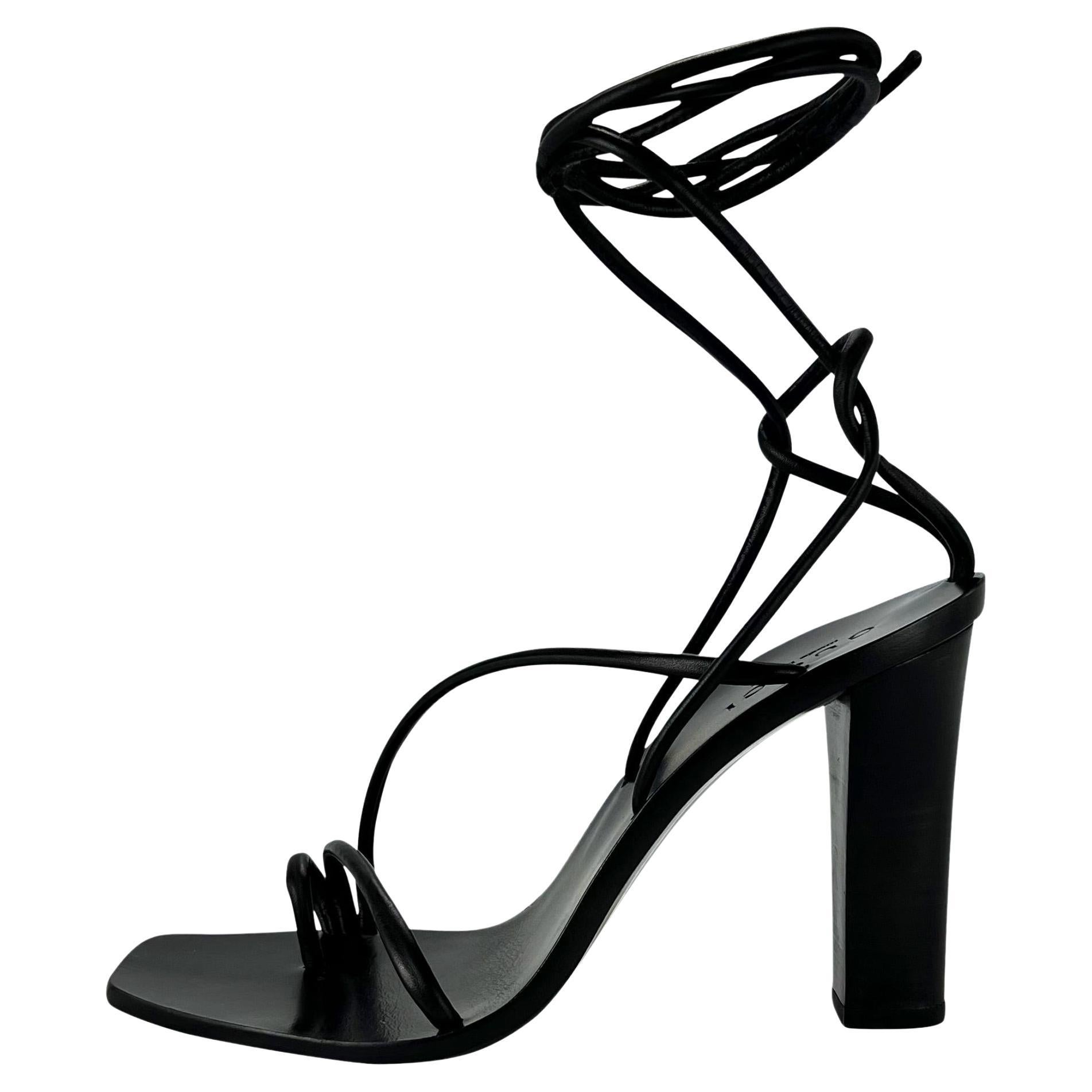 S/S 2002 Gucci by Tom Ford Black Leather Cord Tie Up Sandal Pumps Size 7.5 B In Good Condition In West Hollywood, CA