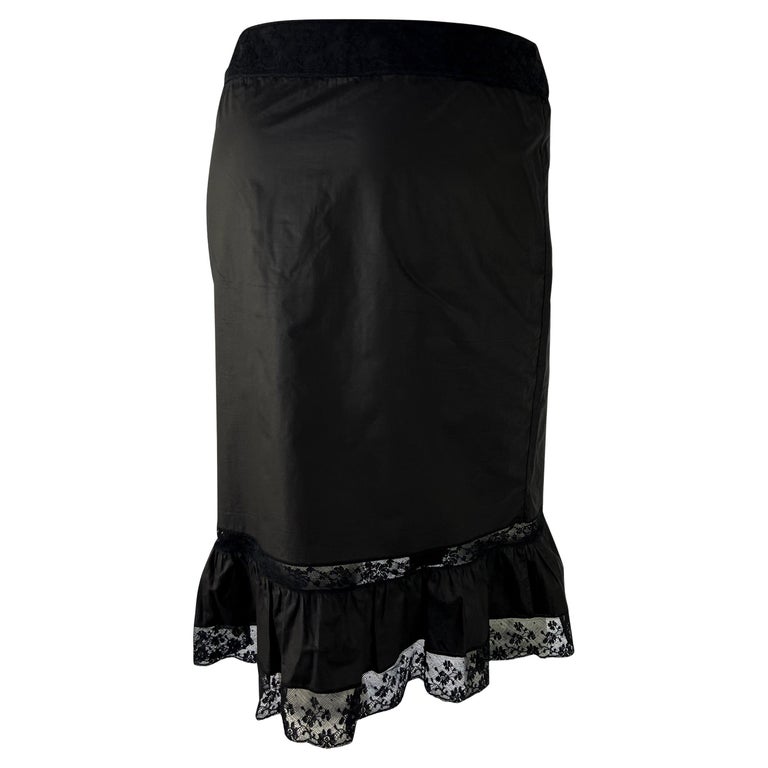 Women's S/S 2002 Gucci by Tom Ford Cotton Black Lace Trim Ruffle Skirt For Sale