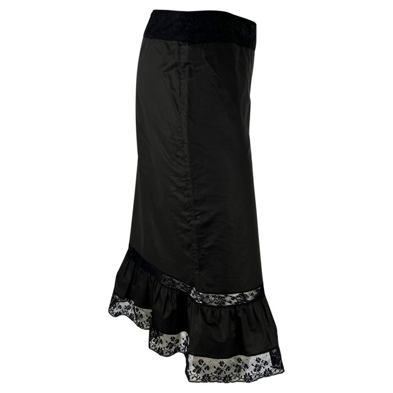 S/S 2002 Gucci by Tom Ford Cotton Black Lace Trim Ruffle Skirt For Sale 1