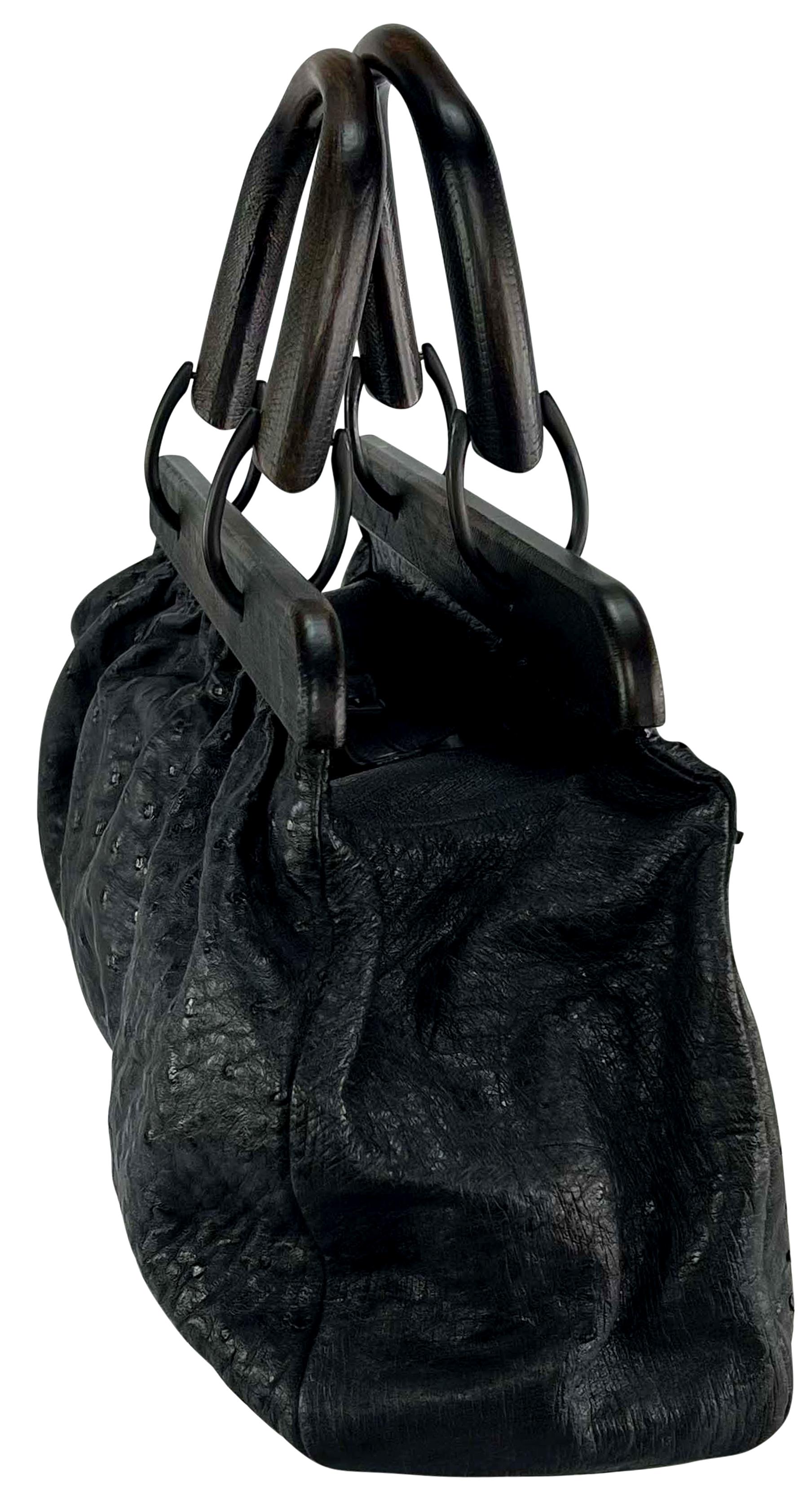 F/W 2002 Gucci by Tom Ford Genuine Ostrich Black Leather Medium Top Handle Bag en venta 2