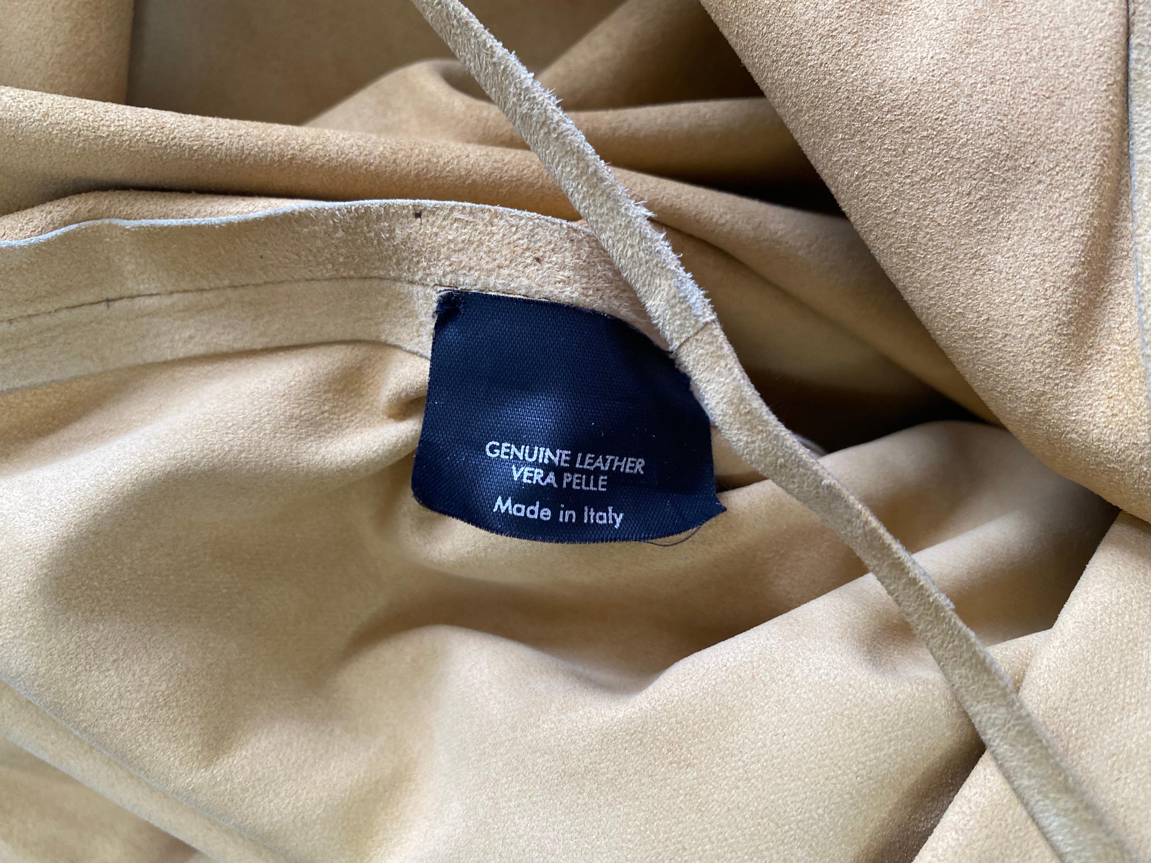 P/E 2002 Gucci by Tom Ford - Annuncio in passerella Abito con cintura e cuore in pelle scamosciata in vendita 3