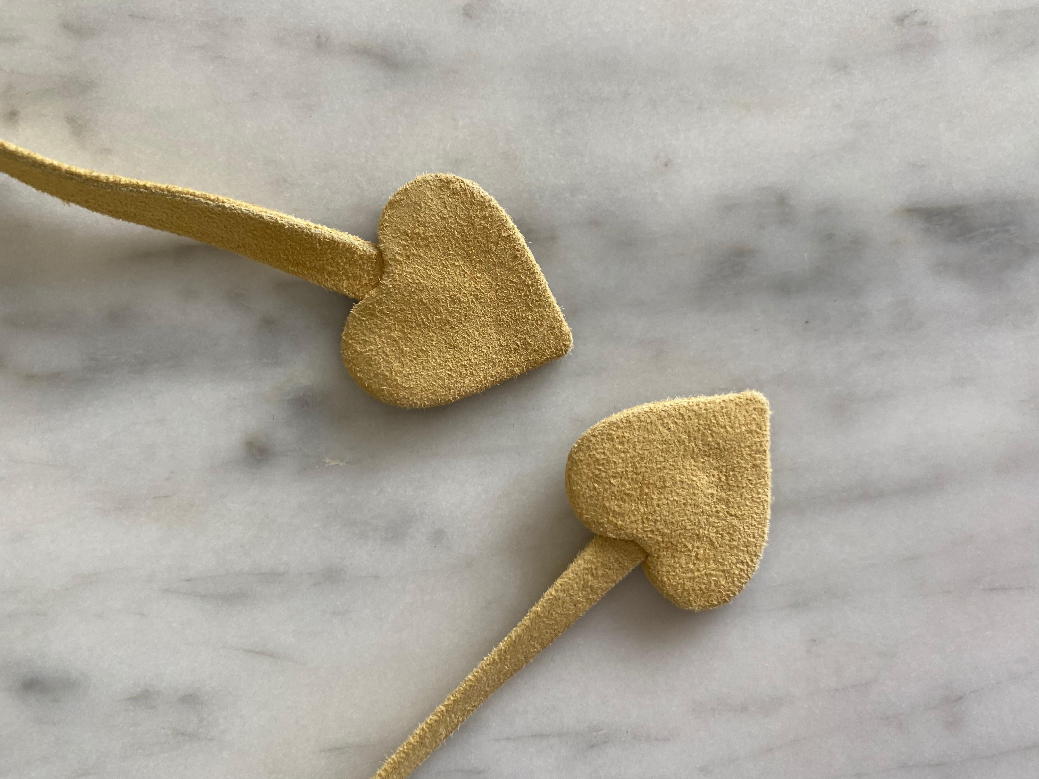 P/E 2002 Gucci by Tom Ford - Annuncio in passerella Abito con cintura e cuore in pelle scamosciata in vendita 4