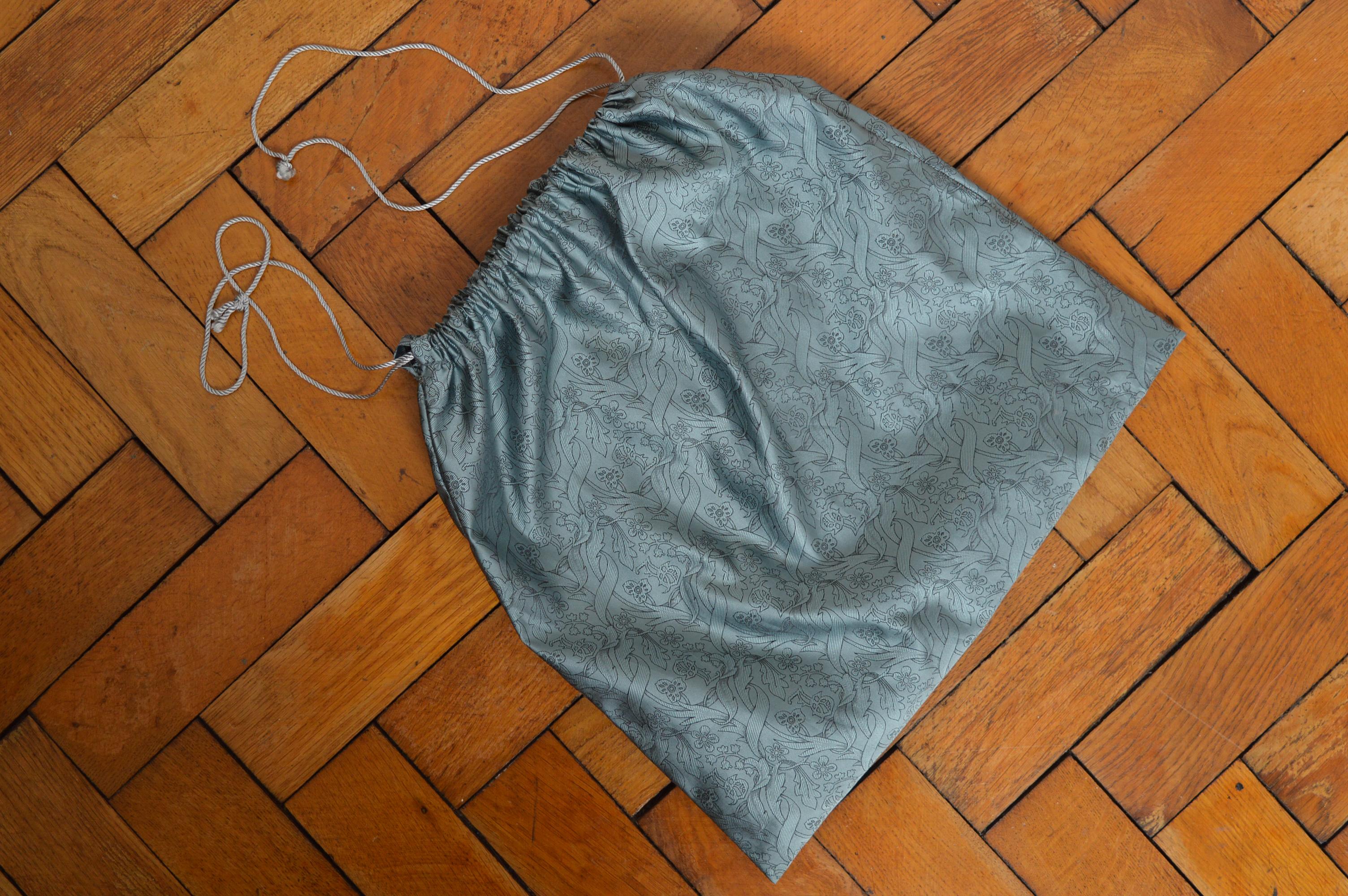 S/S 2002 John Galliano Runway Mini sac en cuir avec perles et chaussures à talons EU40 en vente 10