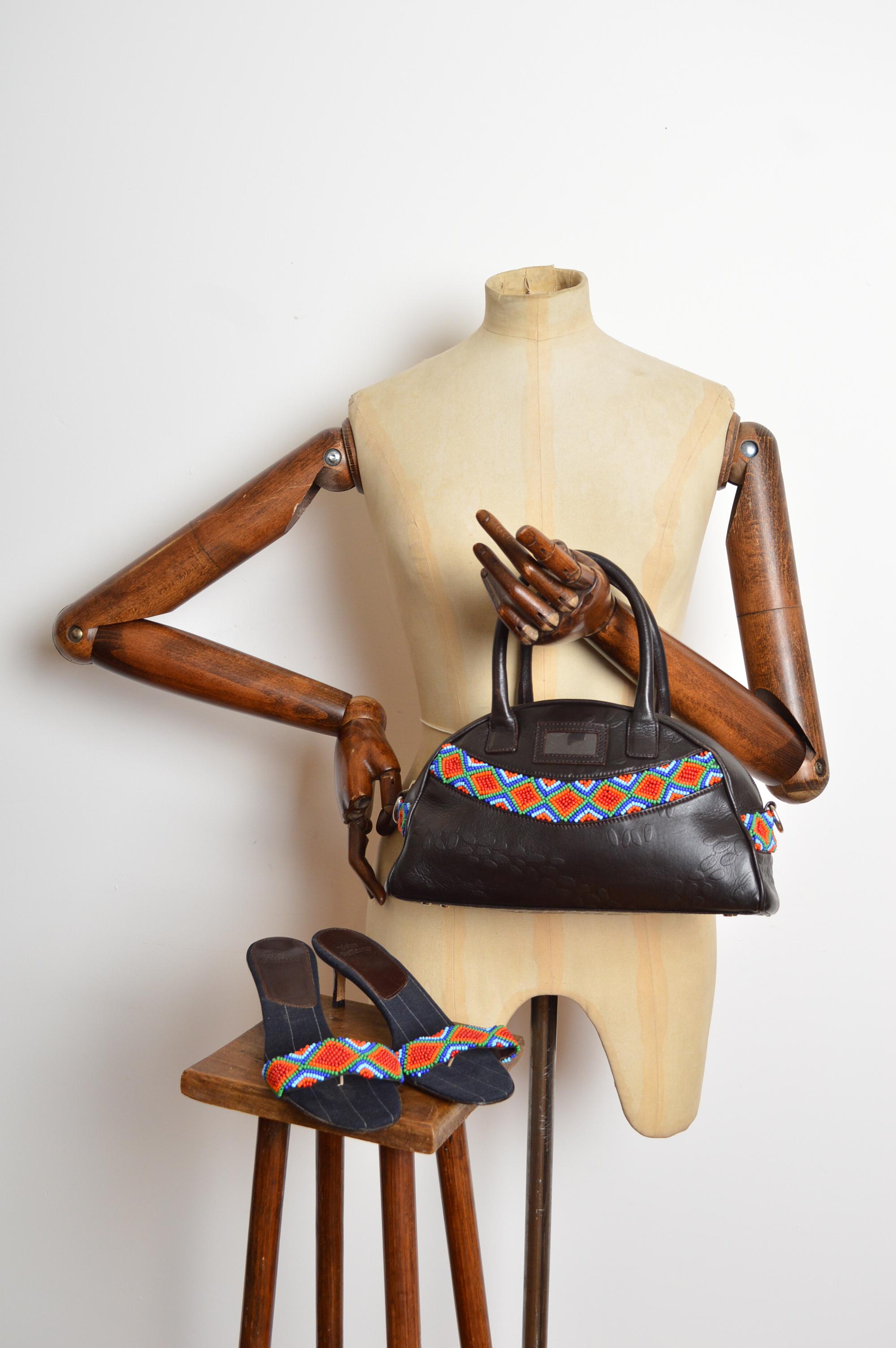 S/S 2002 John Galliano Runway Mini sac en cuir avec perles et chaussures à talons EU40 en vente 11