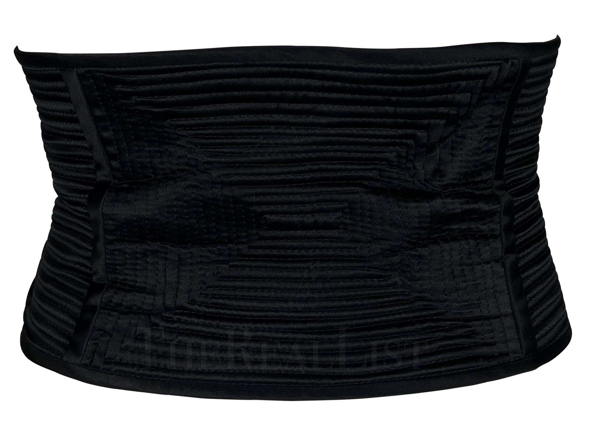 F/S 2002 Valentino Garavani Laufsteg Ad Schwarzer gesteppter, perlenbesetzter Korsett-Gürtel mit Taille im Angebot 8